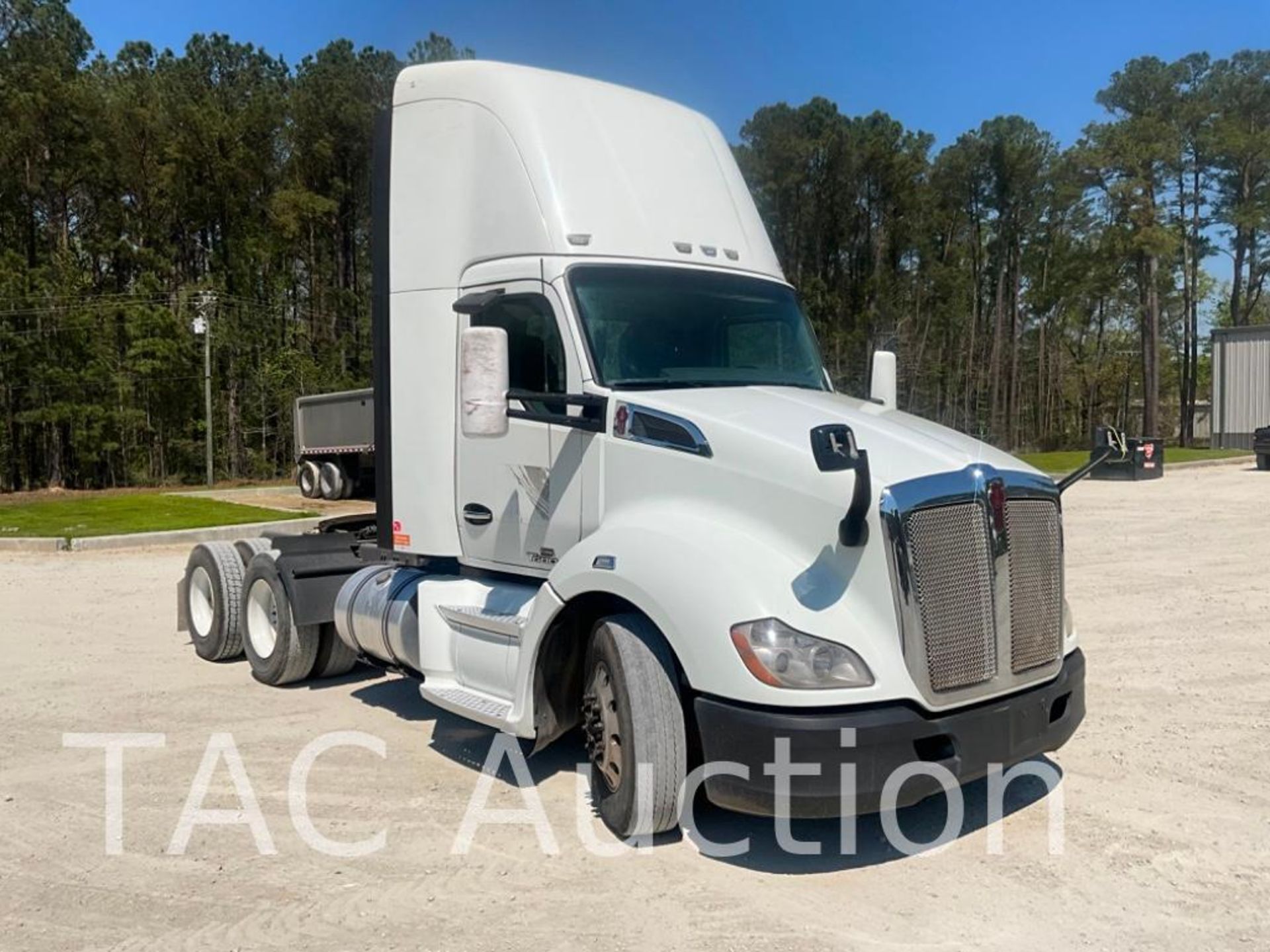 2016 Kenworth T680 Day Cab - Image 7 of 81