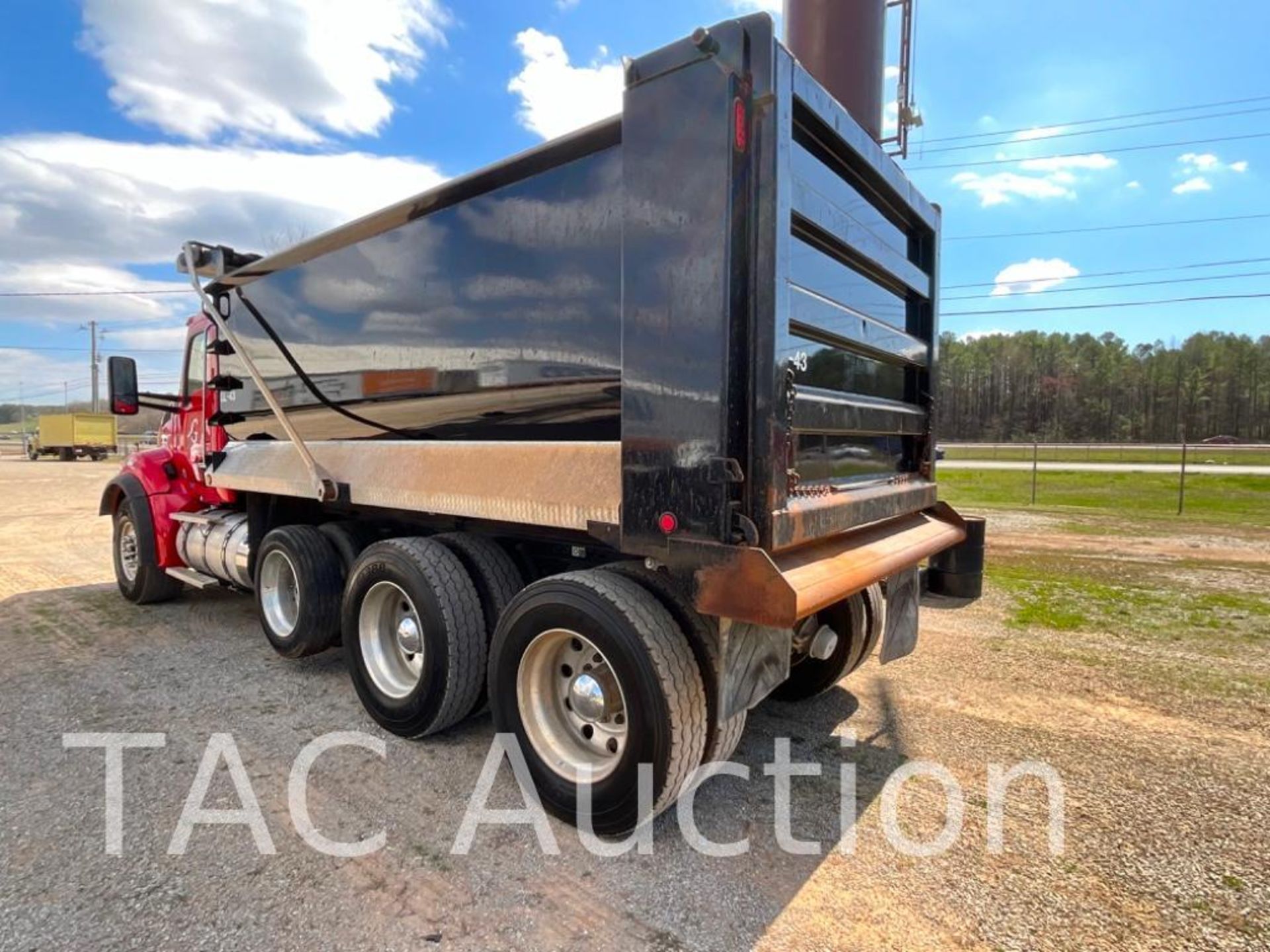 2016 Kenworth T880 Tri-Axle Dump Truck - Image 4 of 67