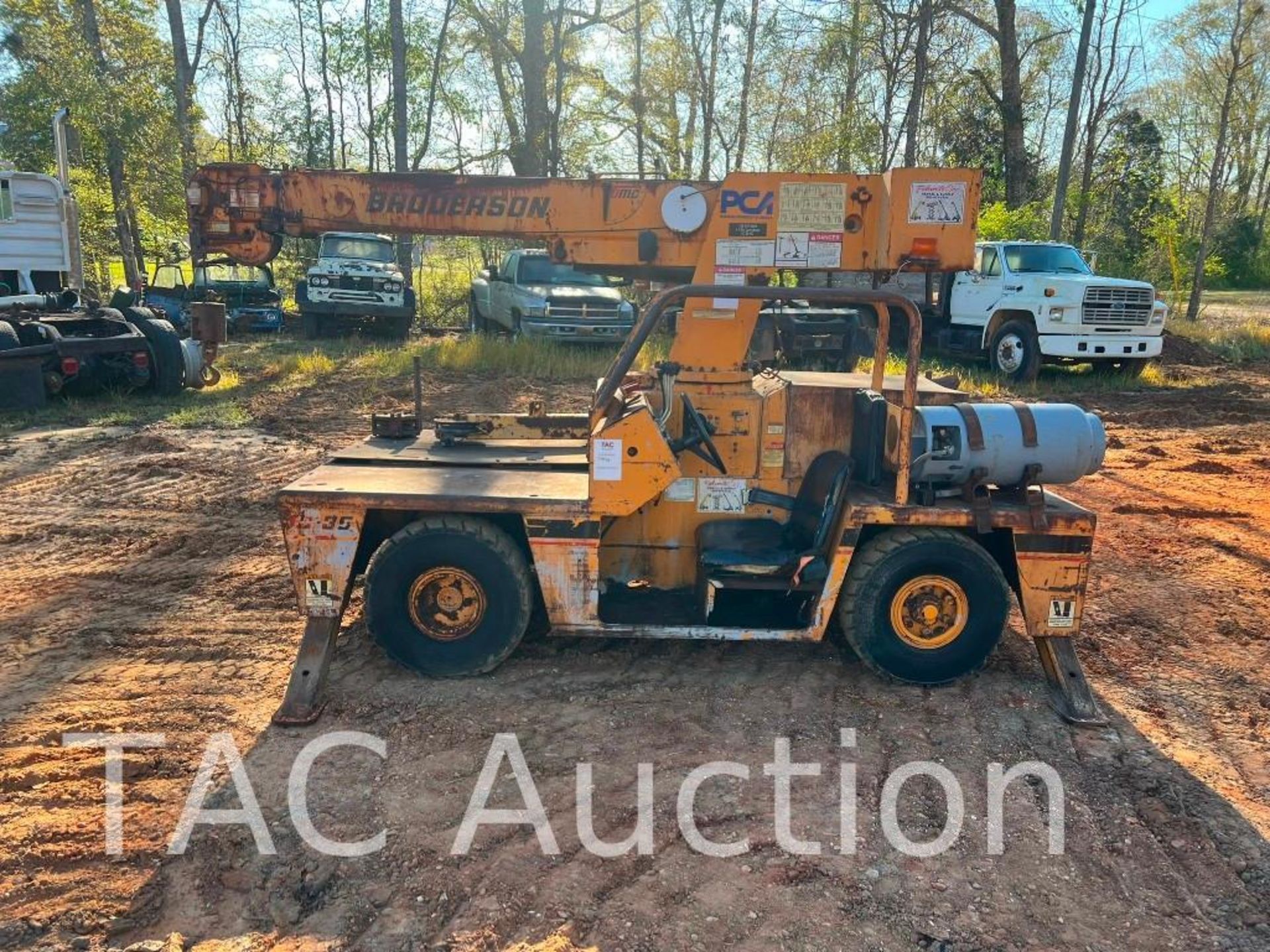 Broderson IC352C Carry Deck Location Near Grove Hill, AL Stock Number