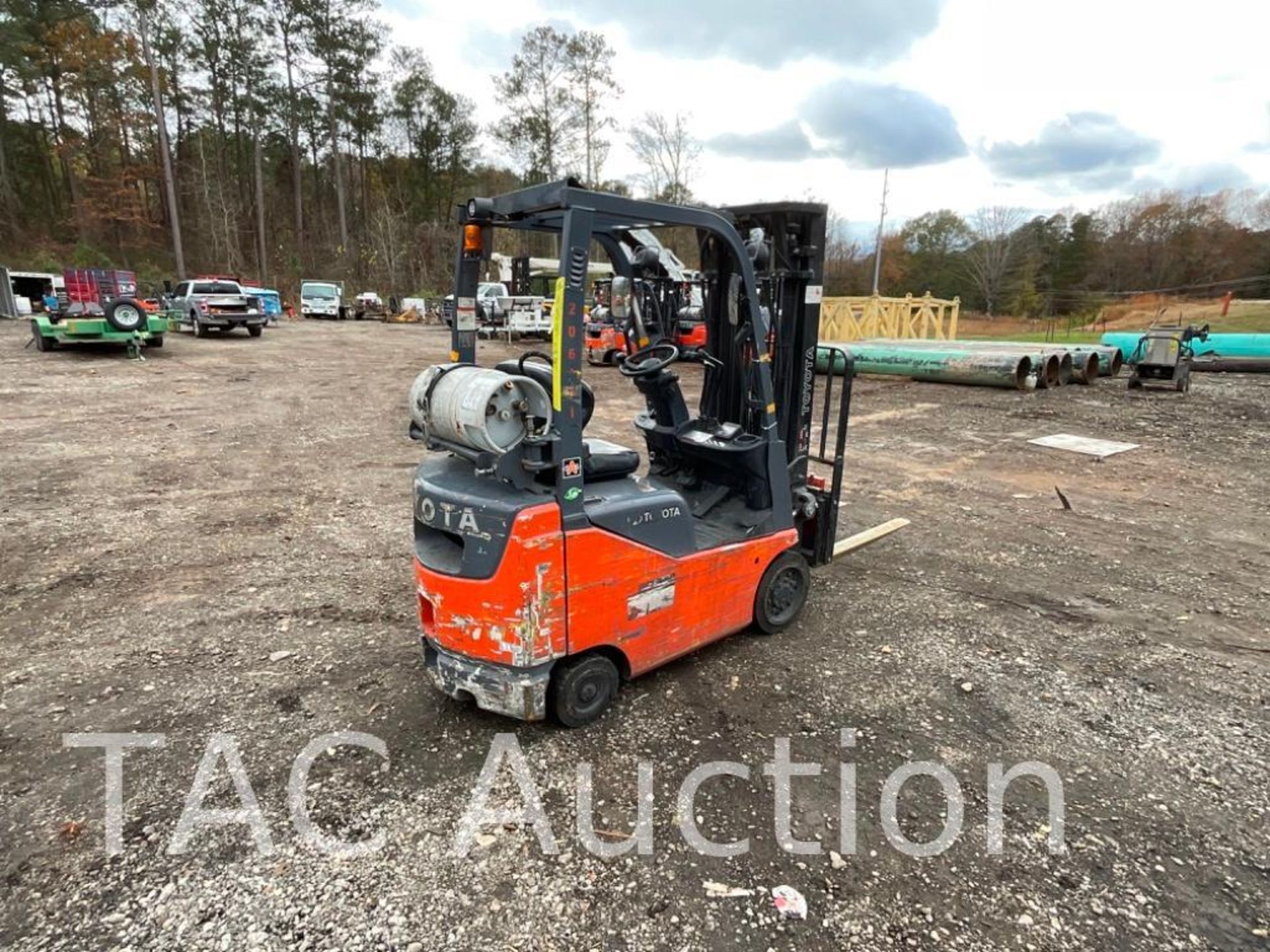 Toyota 8FGCU15 3,000lb Forklift - Image 5 of 15