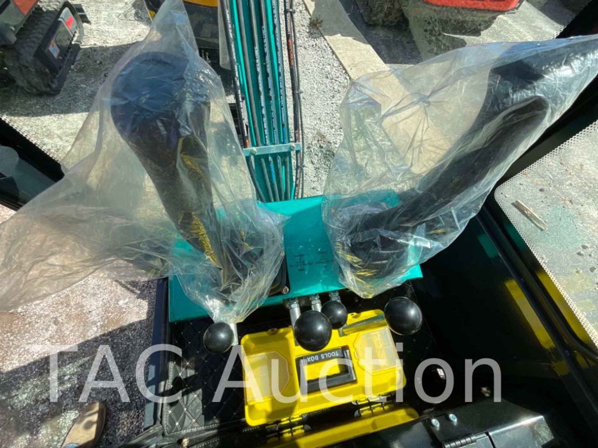 New AGT QH13R Enclosed Cab Mini Excavator - Image 11 of 19