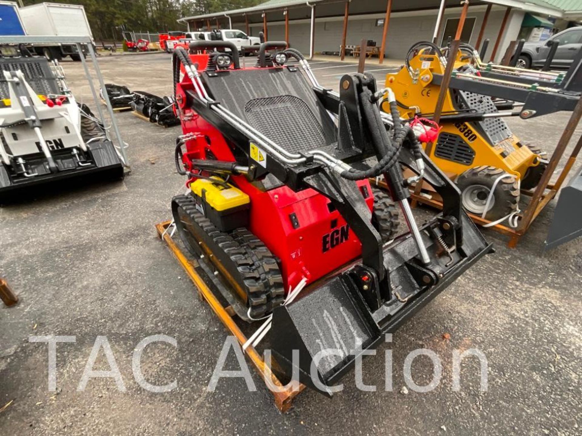 New EG380C Mini Skid Steer Loader - Image 7 of 18