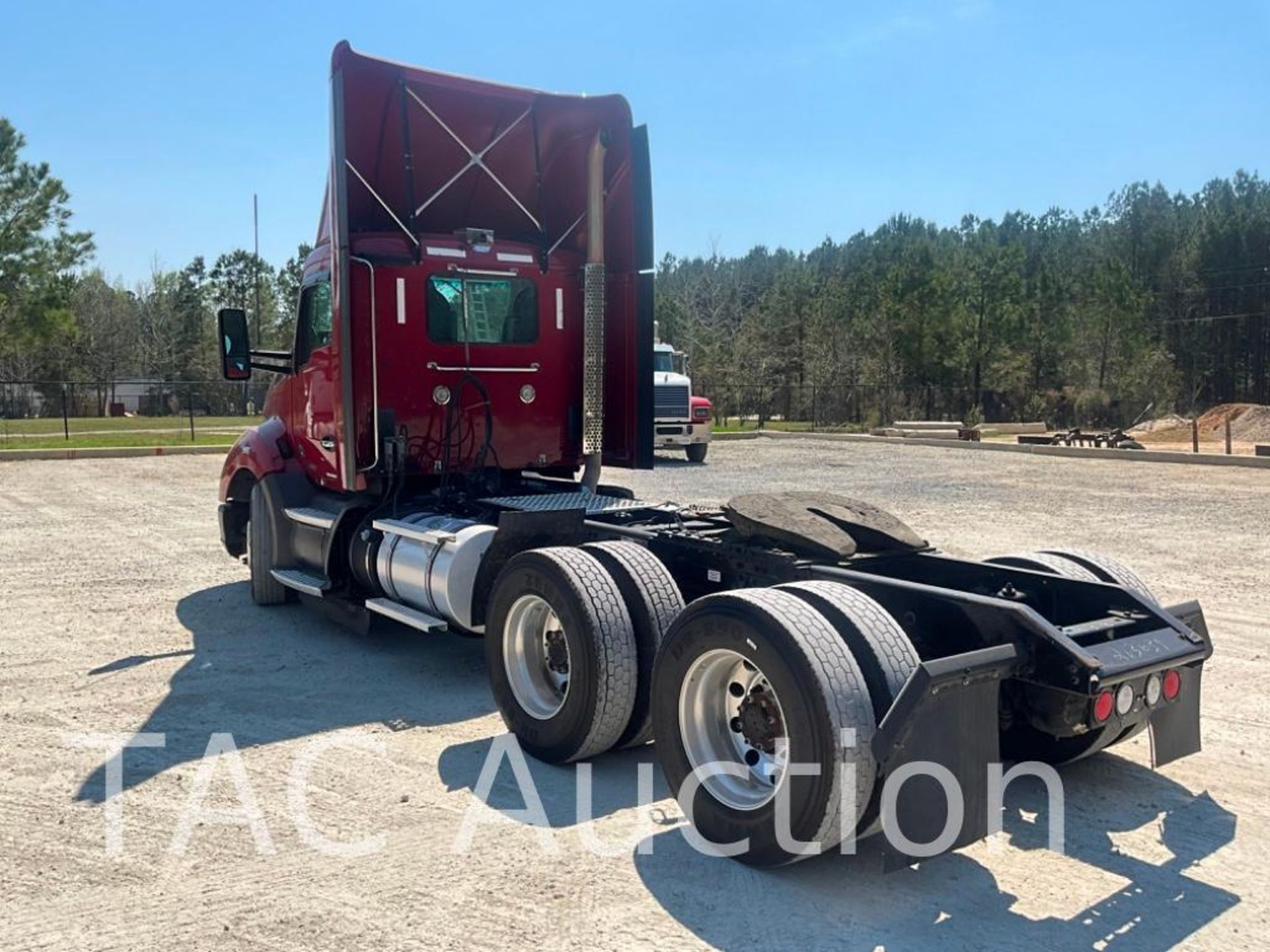 2018 Kenworth T680 Day Cab - Image 3 of 81