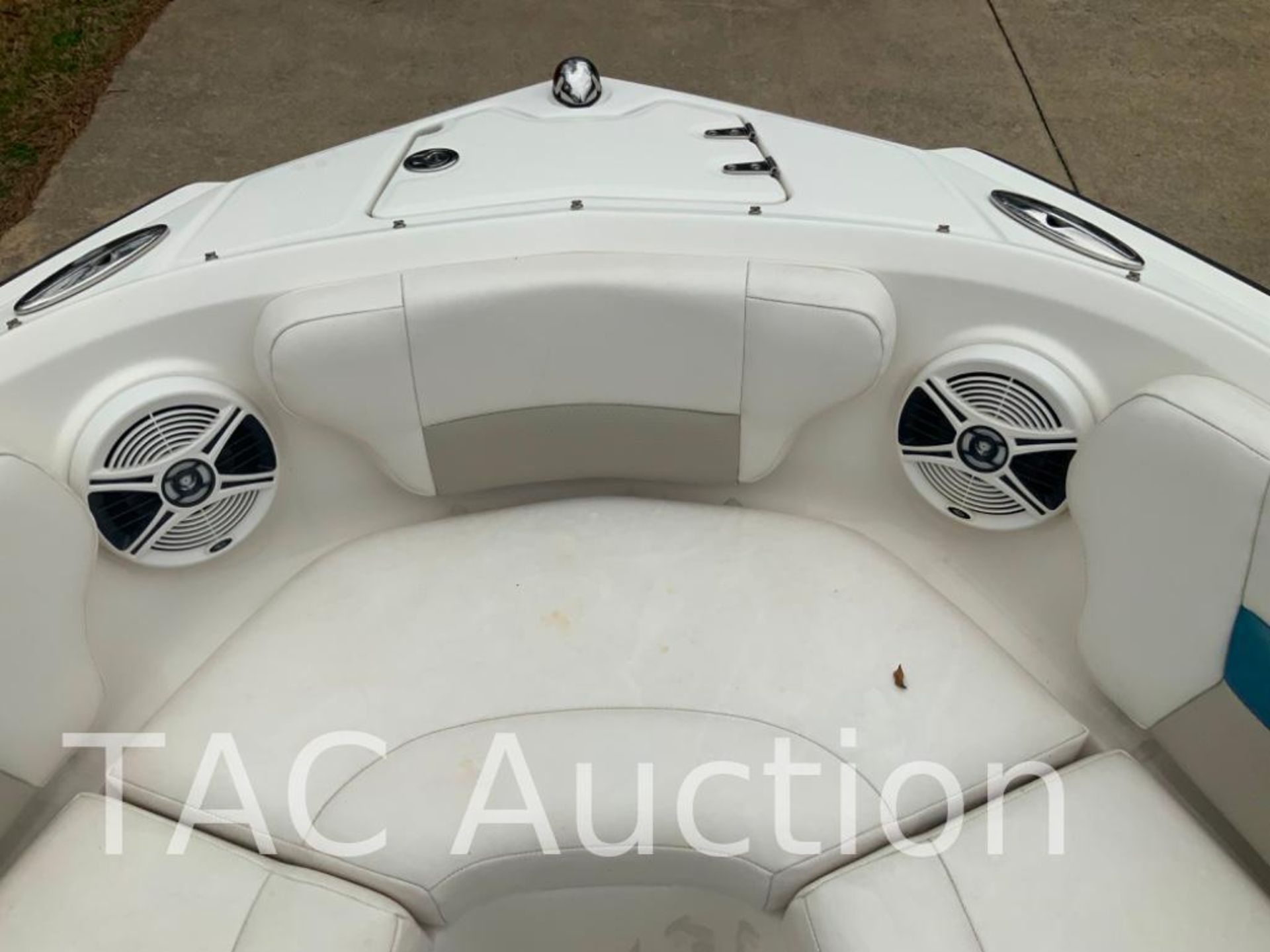 2011 CHAPARRAL 204 Xtreme 21ft Ski Boat W/ Trailer - Image 31 of 68