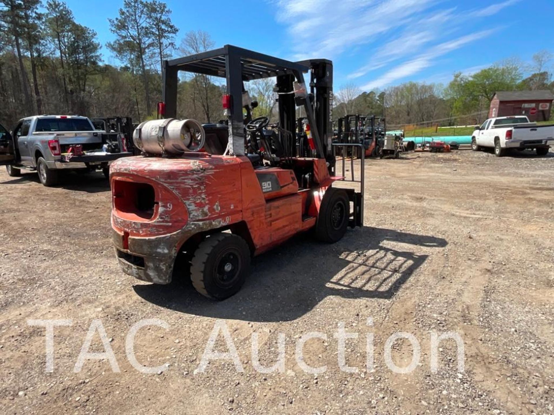 2005 Nissan F04B40V 9000lb Forklift - Image 4 of 19