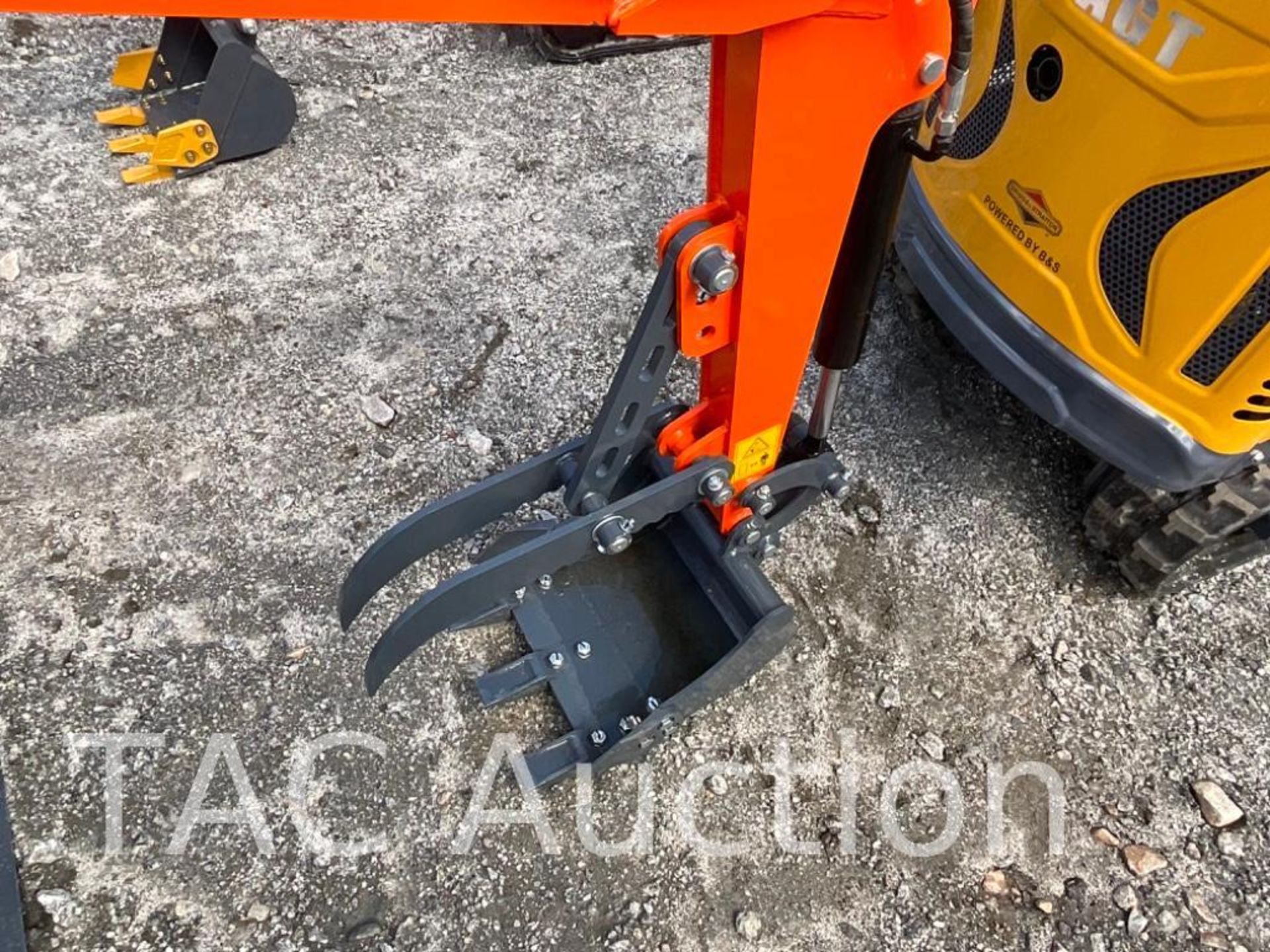 New AGT LH12R Mini Excavator - Image 16 of 19