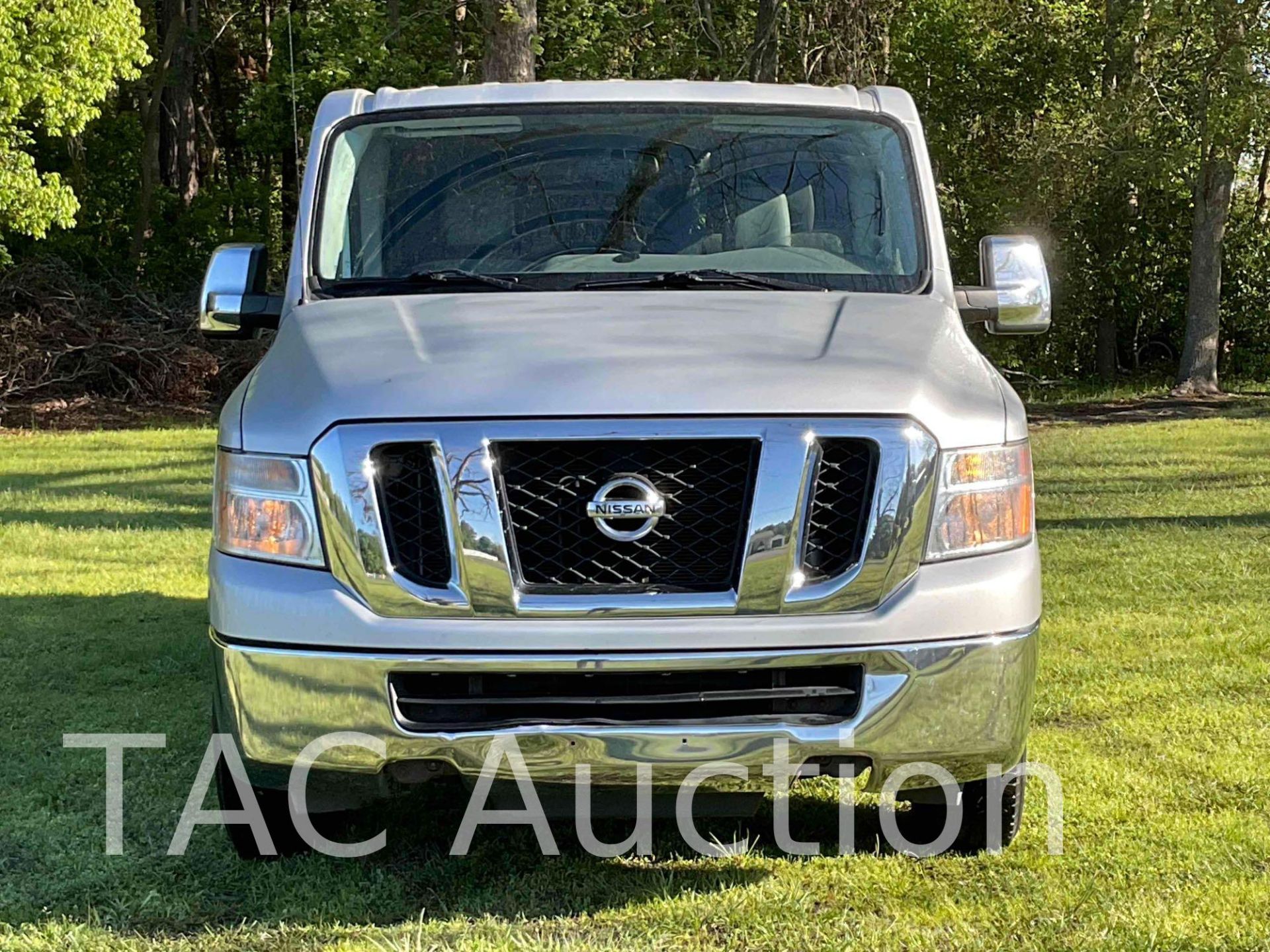 2013 Nissan NV3500 (12) Passenger Van - Image 9 of 46