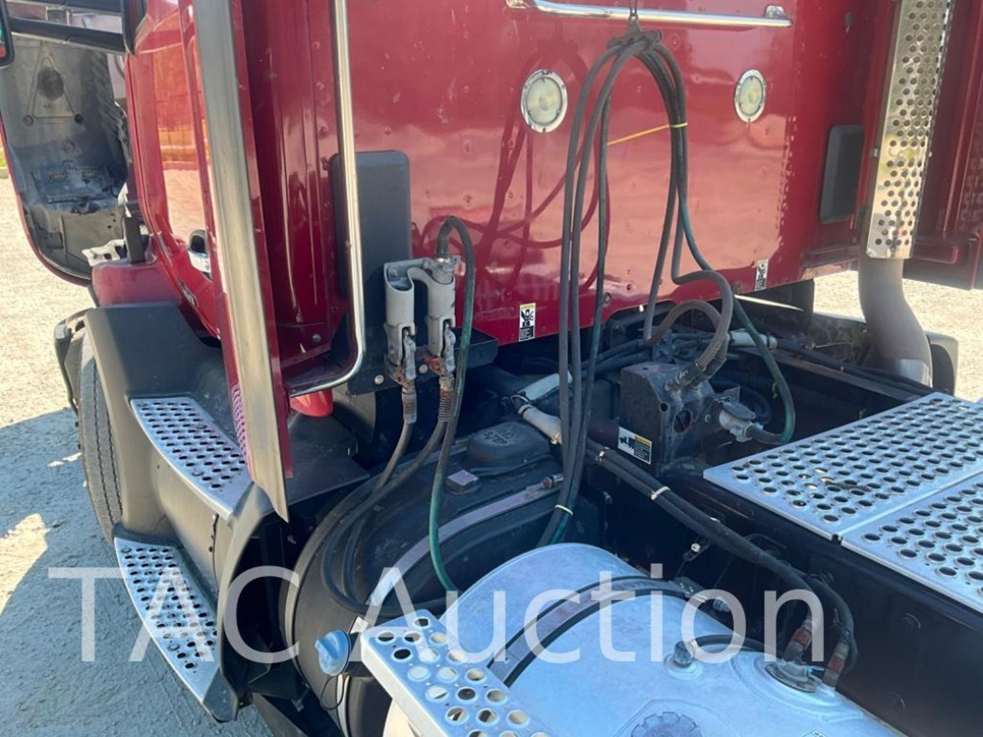 2018 Kenworth T680 Day Cab - Image 66 of 81