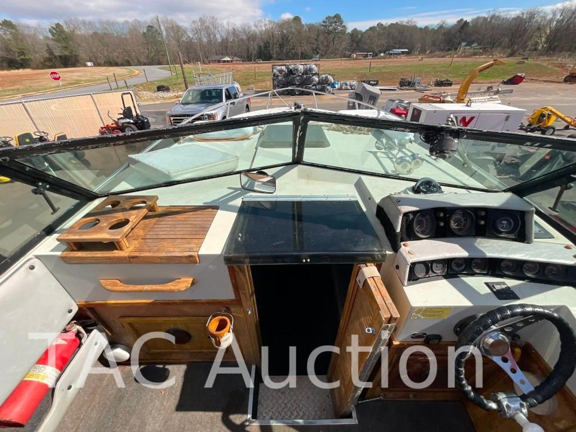 1985 Chaparral 21ft Cuddy Cabin Speed Boat - Image 9 of 26