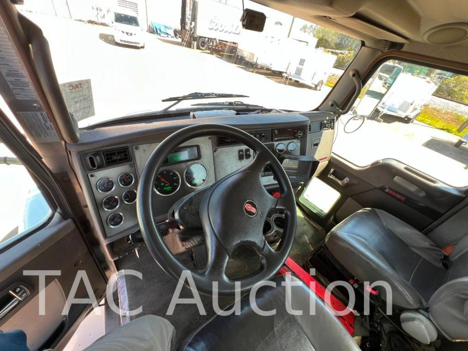 2015 Kenworth T370 Day Cab - Bild 15 aus 57