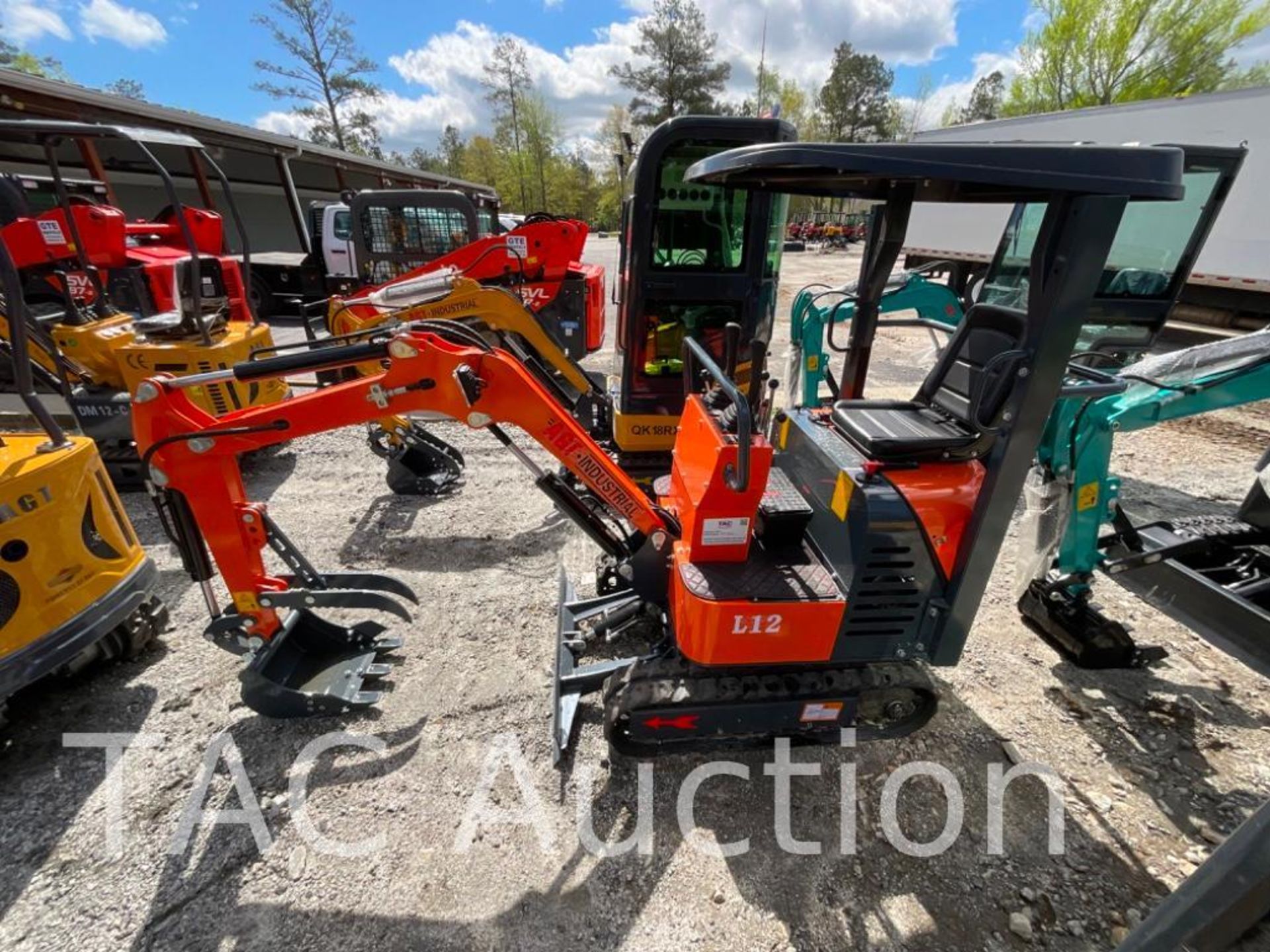 New AGT LH12R Mini Excavator - Image 2 of 19