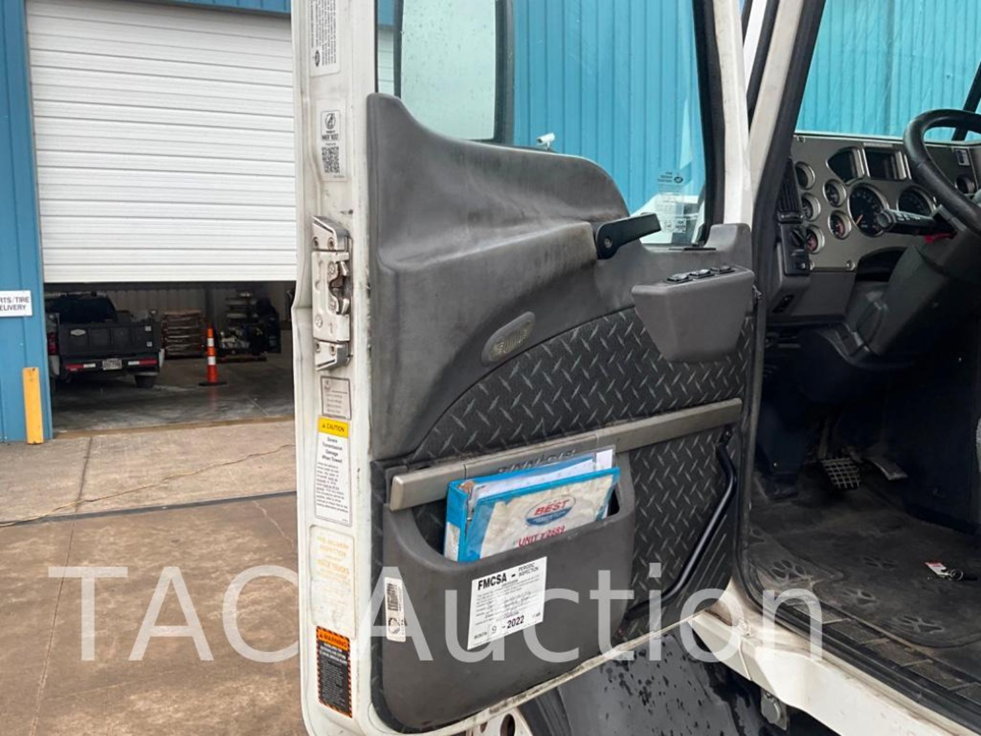 2015 Mack CXU613 Sleeper Truck - Bild 11 aus 81