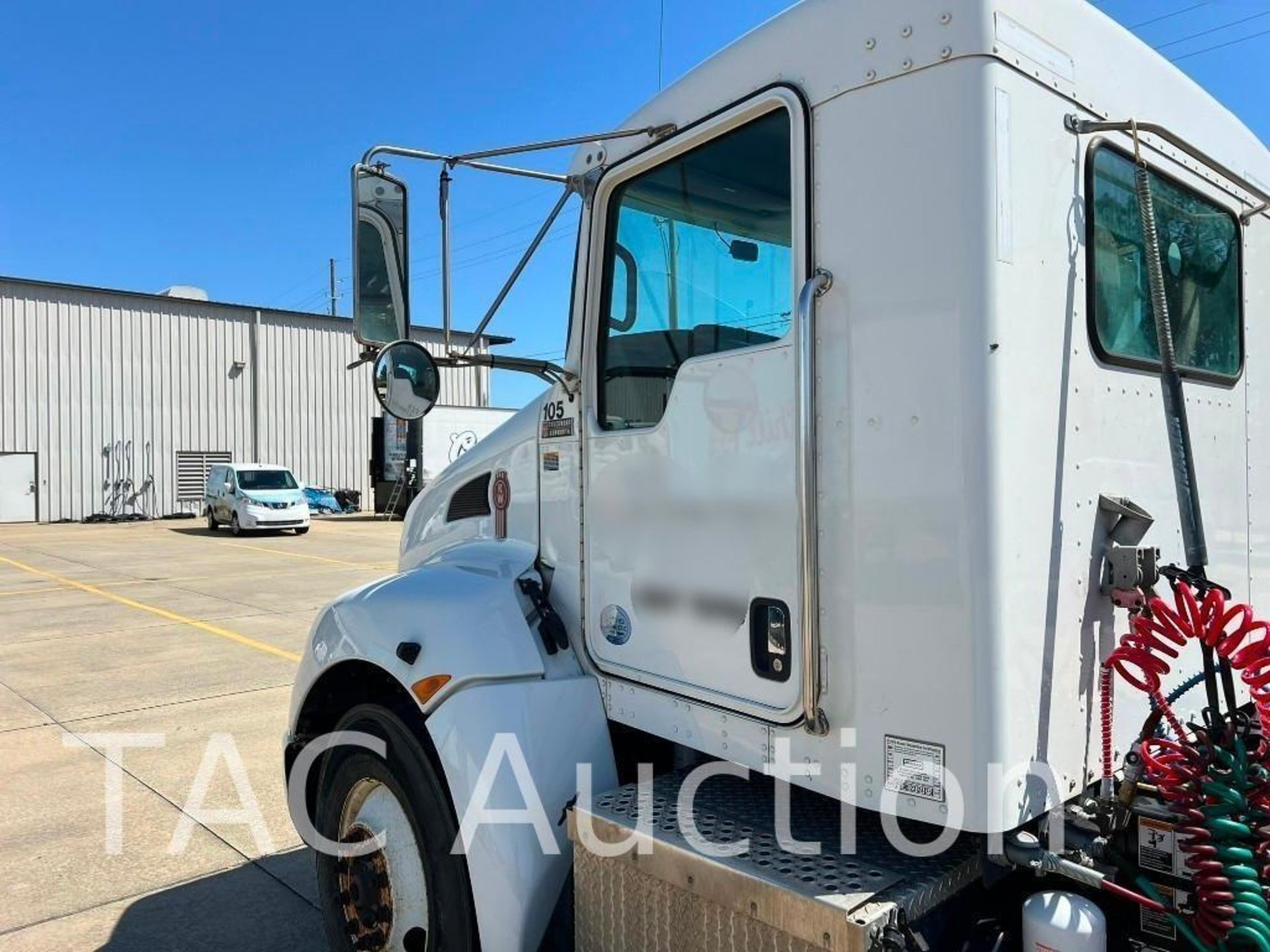 2015 Kenworth T370 S/A Day Cab - Image 9 of 52