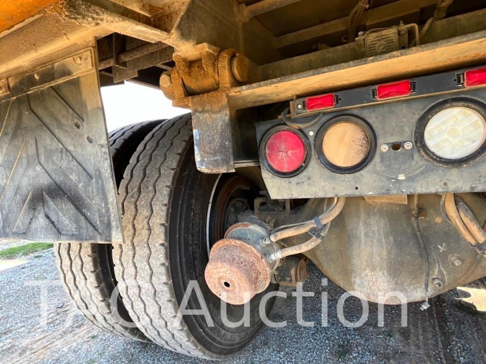 2016 Kenworth T880 Tri-Axle Dump Truck - Image 42 of 67