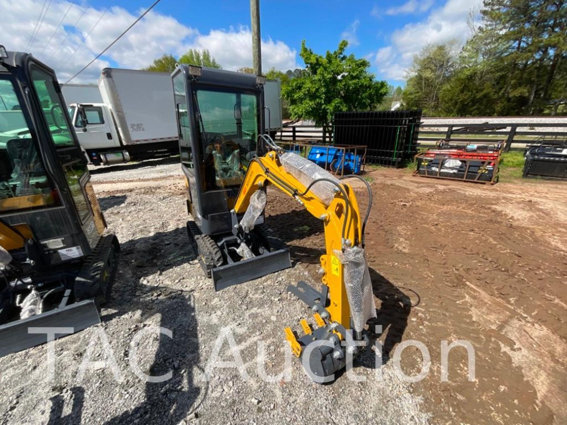 New AGT H13R Enclosed Cab Mini Excavator - Image 6 of 18