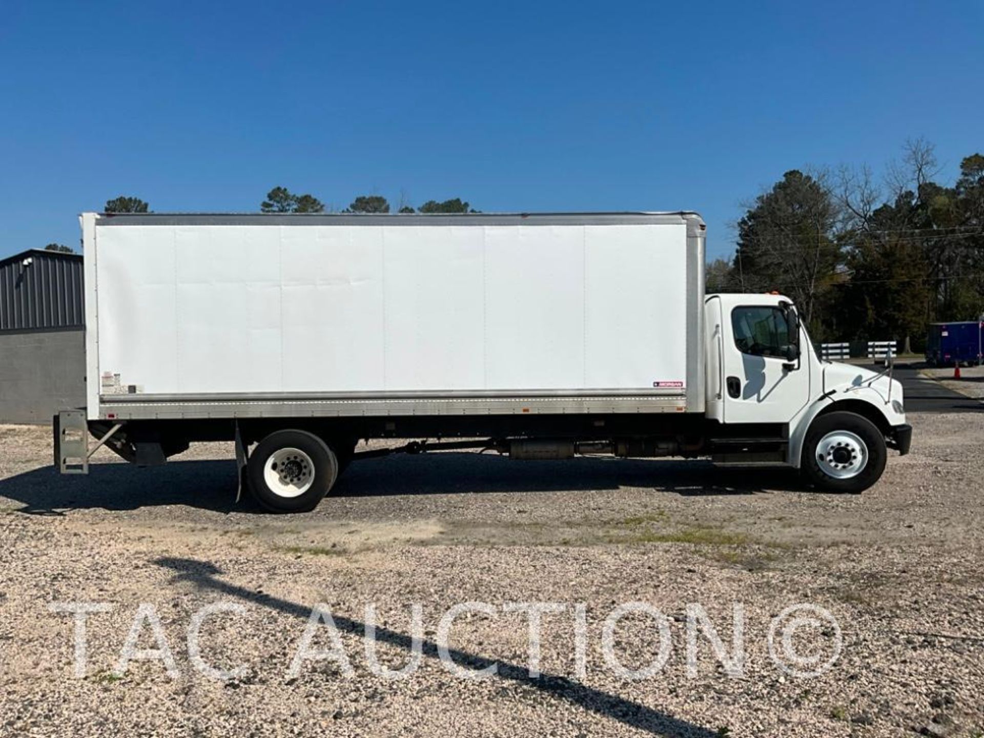 2014 Freightliner M2 106 24ft Box Truck With Liftgate - Image 6 of 58