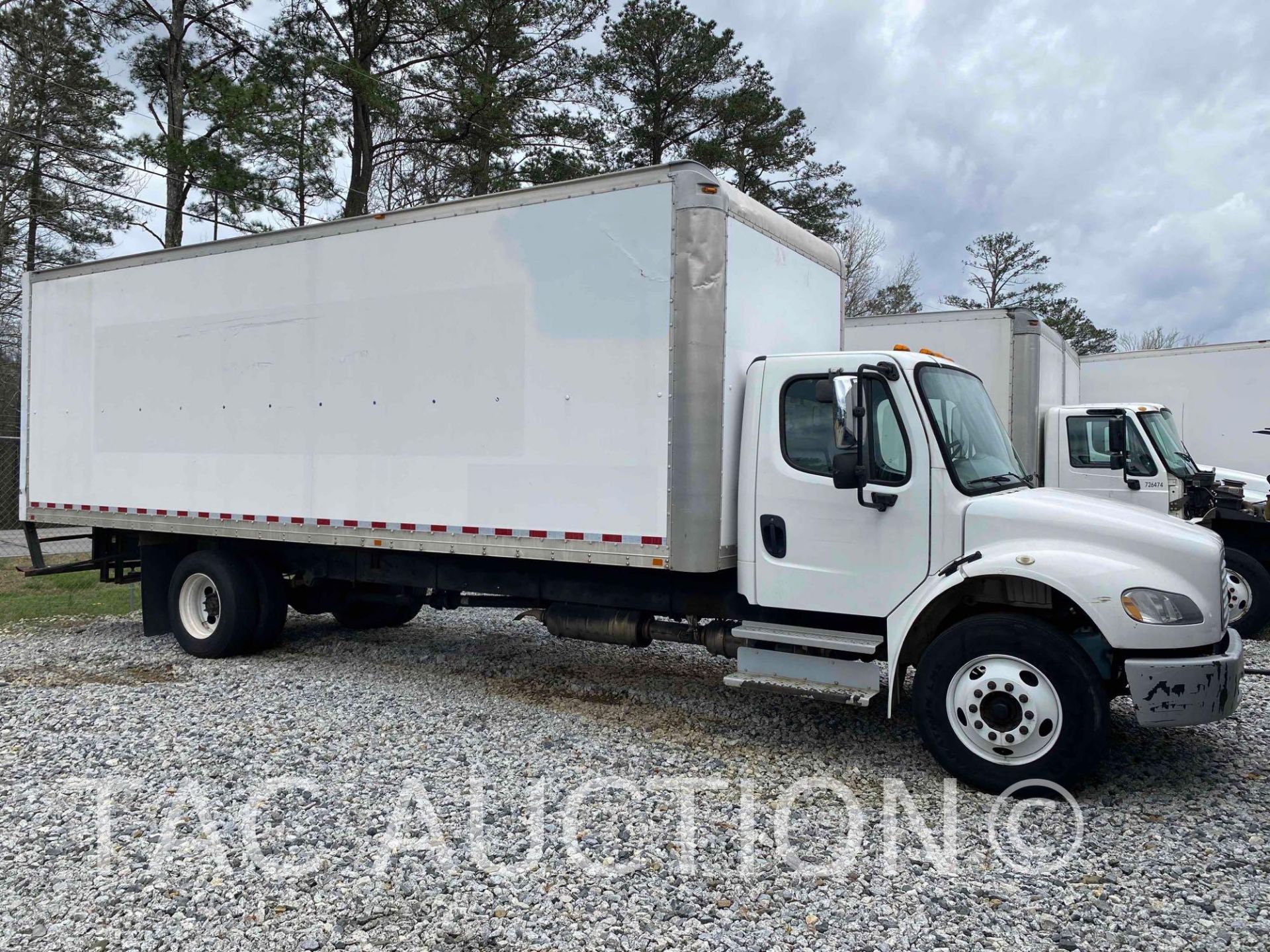 2016 Freightliner M2106 26ft Box Truck - Image 3 of 72