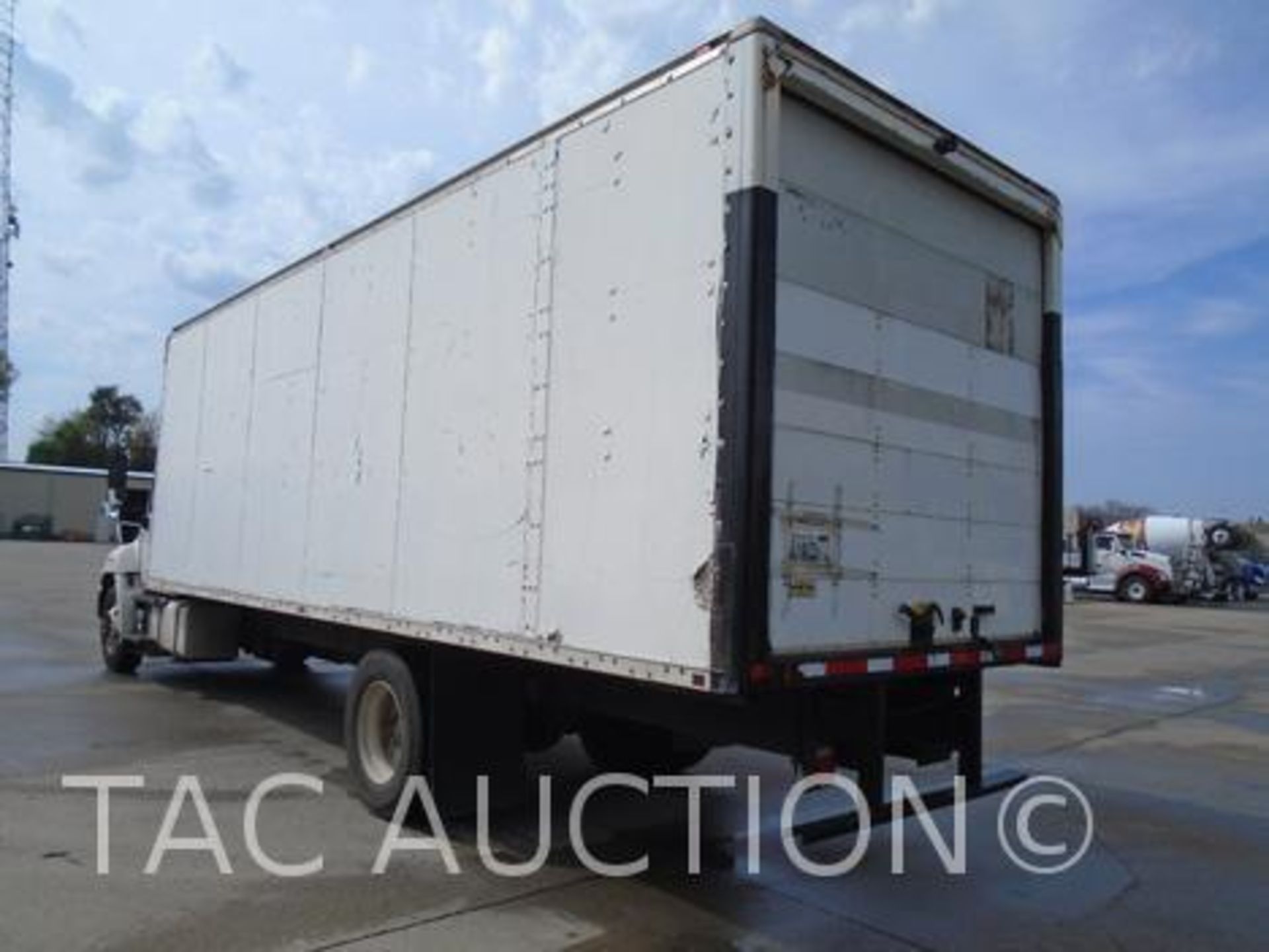 2015 Hino 338 26ft Box Truck - Image 6 of 46