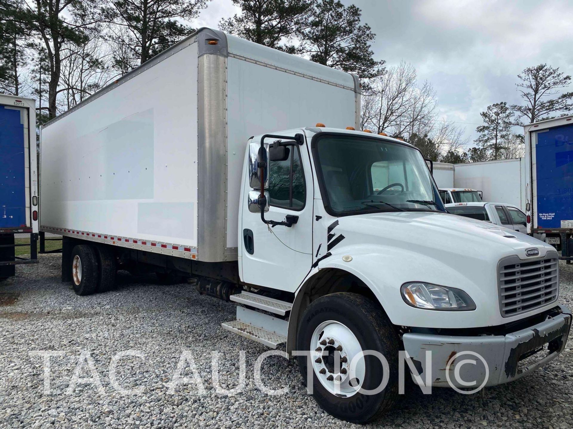 2016 Freightliner M2106 26ft Box Truck - Image 3 of 61