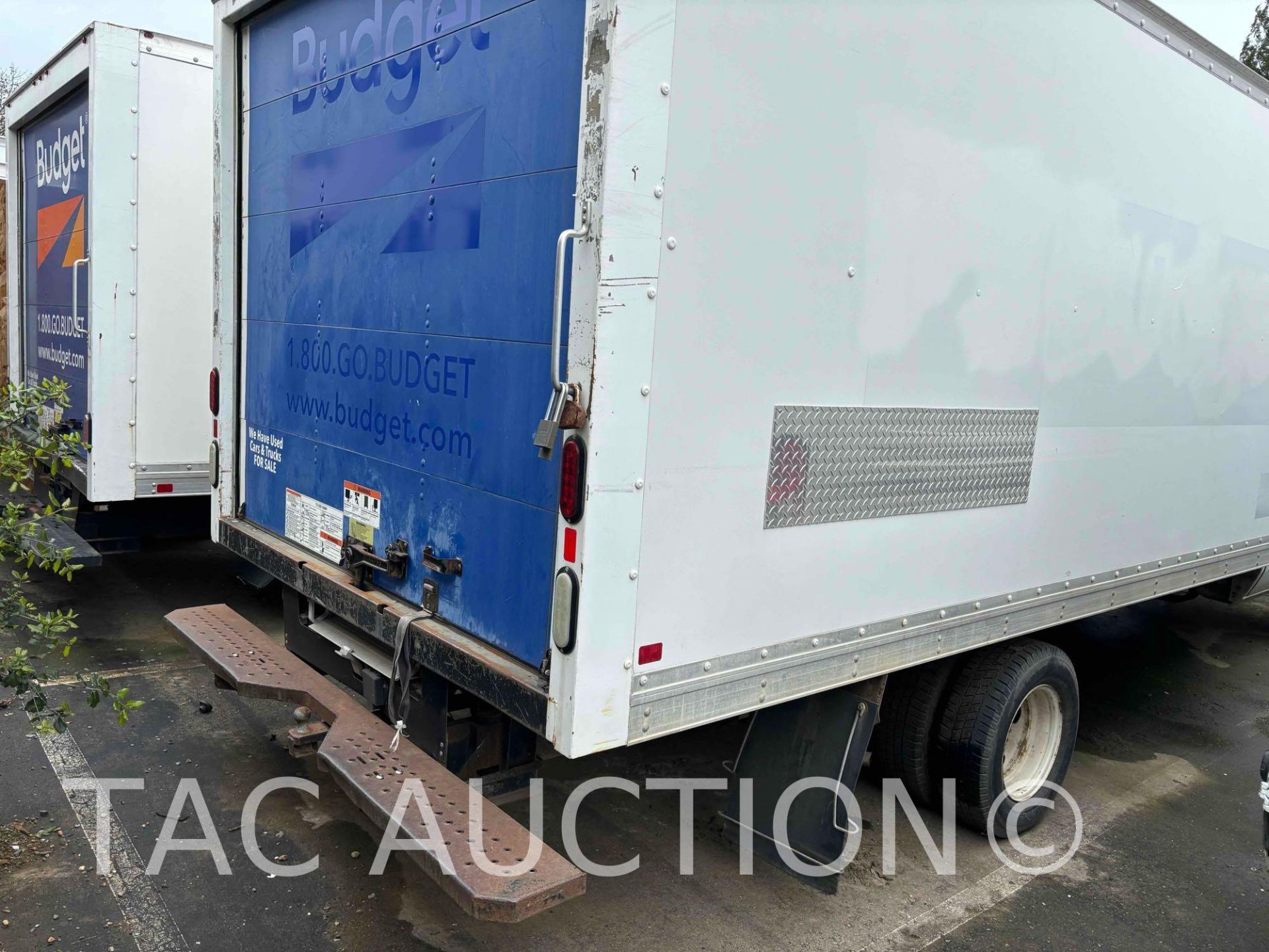 2015 Ford E-350 16ft Box Truck - Image 76 of 98