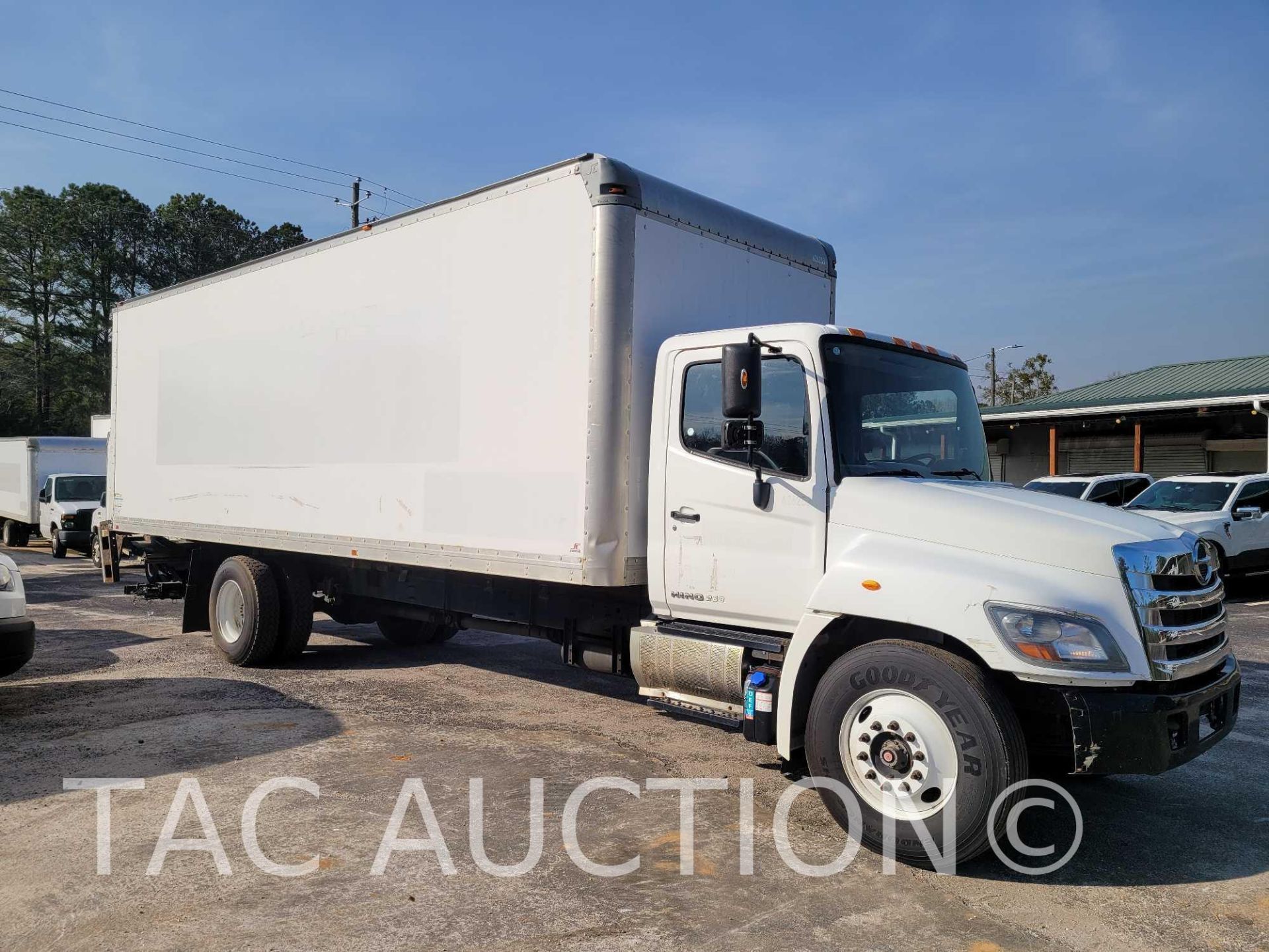 2016 Hino 268 26ft Box Truck - Image 3 of 48