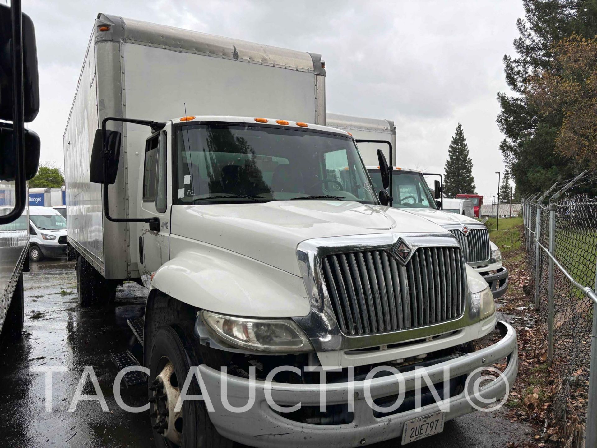 2015 International 4300 26ft Box Truck