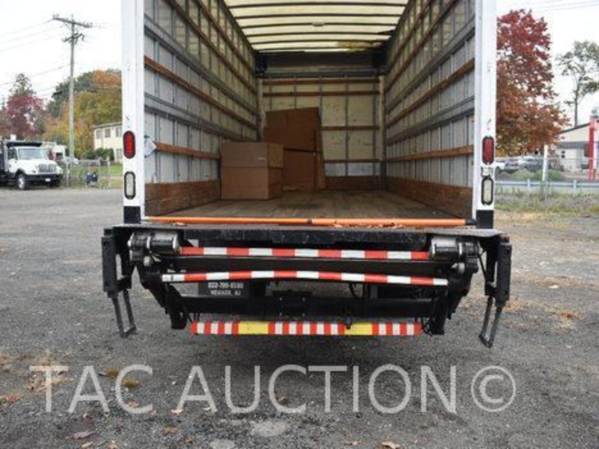 2016 Freightliner M2 26ft Box Truck - Image 27 of 46