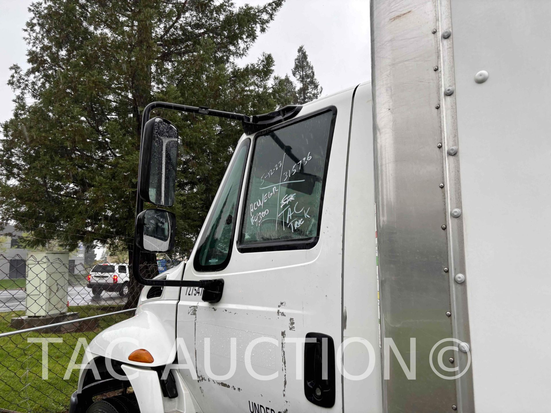 2018 International 4300 26ft Box Truck - Image 4 of 49