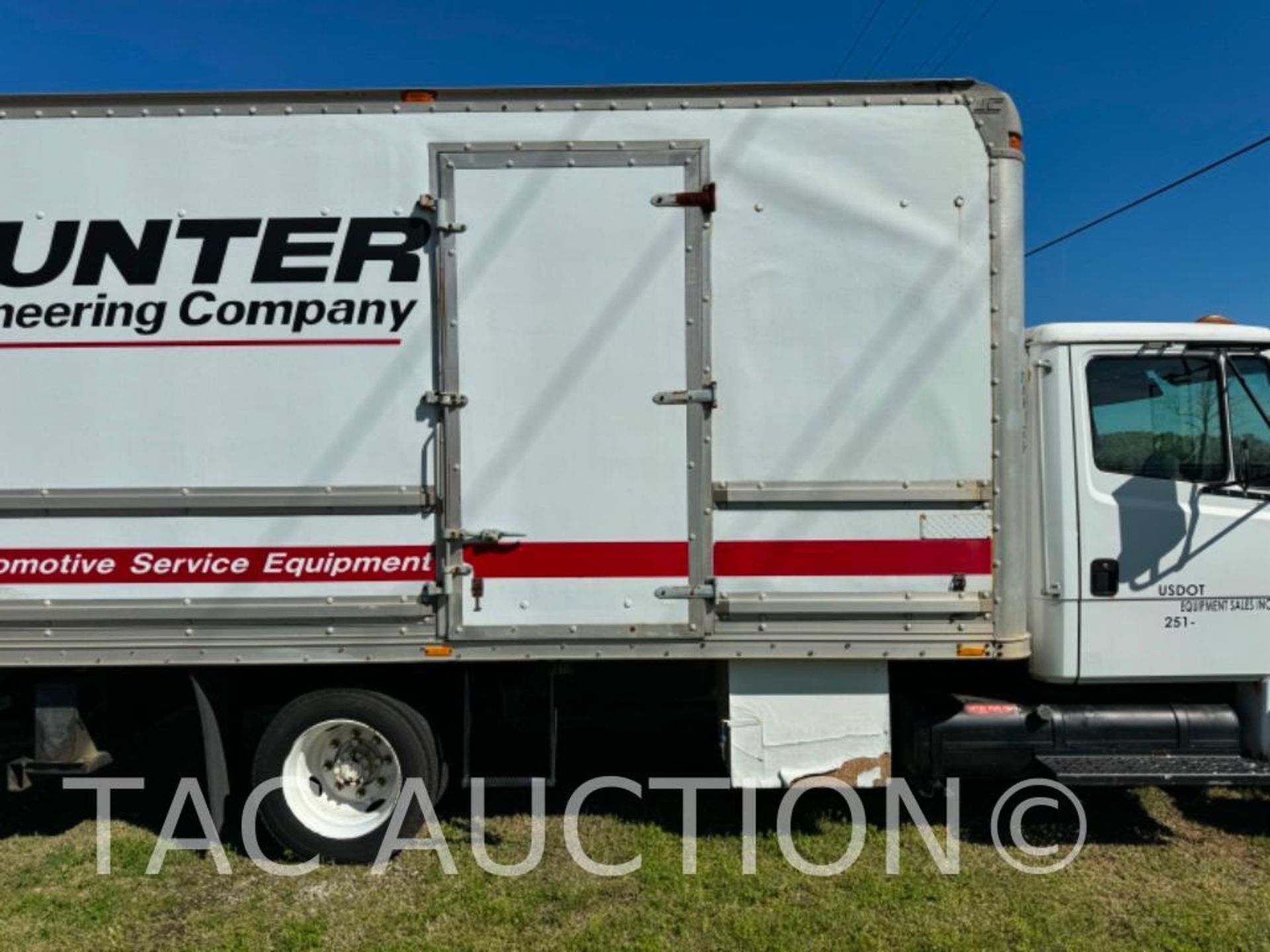 1999 Freightliner FL50 16ft Box Truck - Image 21 of 35