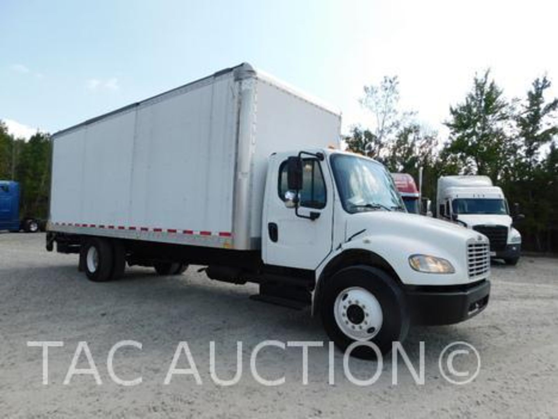 2017 Freightliner M2 26ft Box Truck - Image 8 of 60