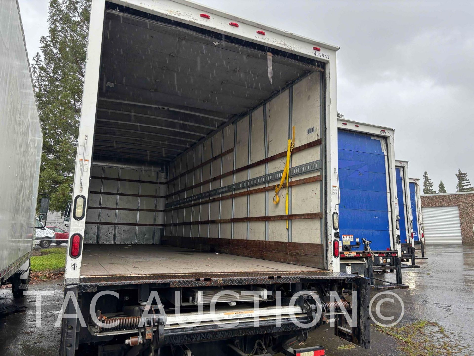 2015 International 4300 26ft Box Truck - Image 64 of 69