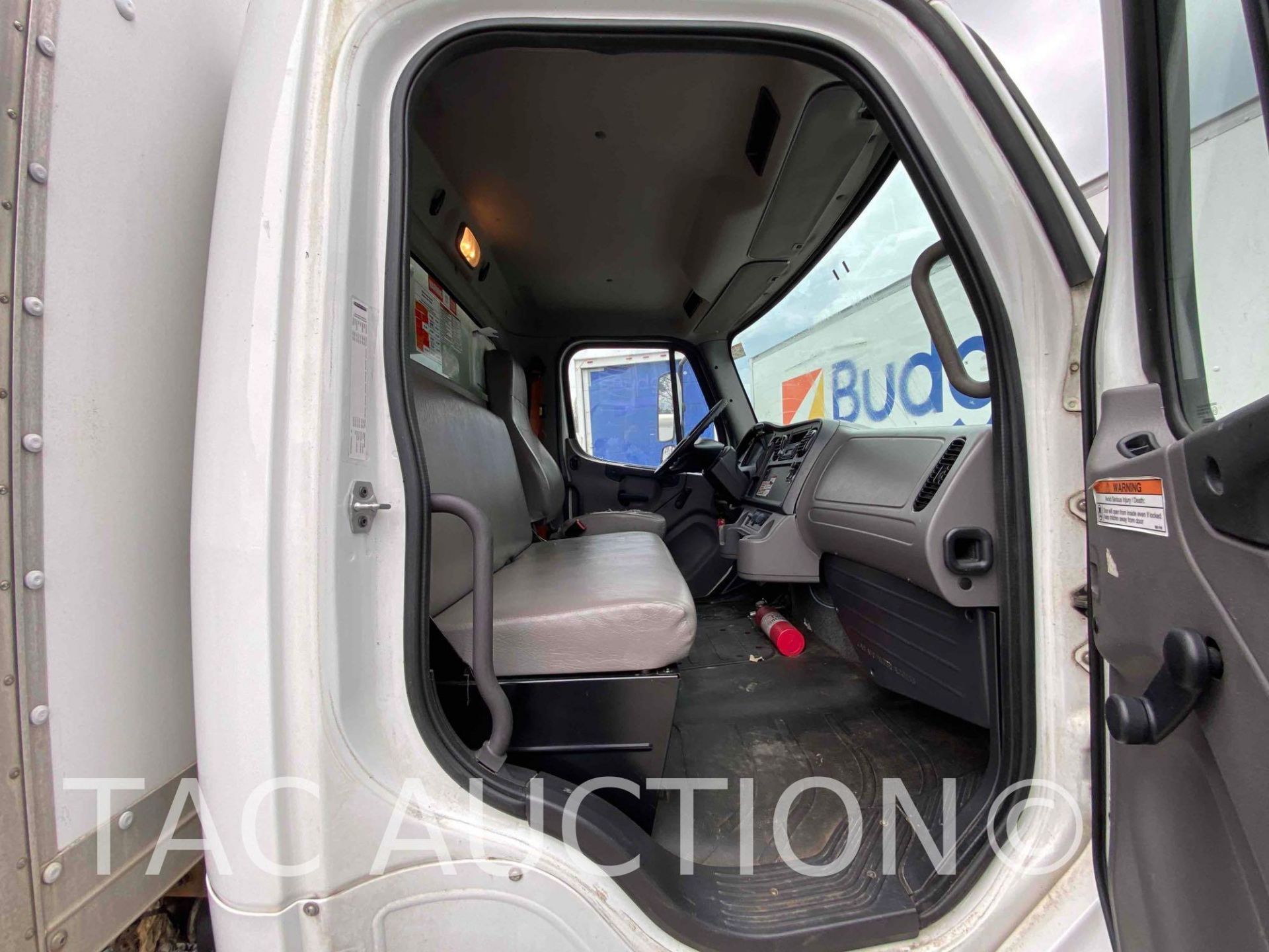 2016 Freightliner M2106 26ft Box Truck - Image 39 of 61
