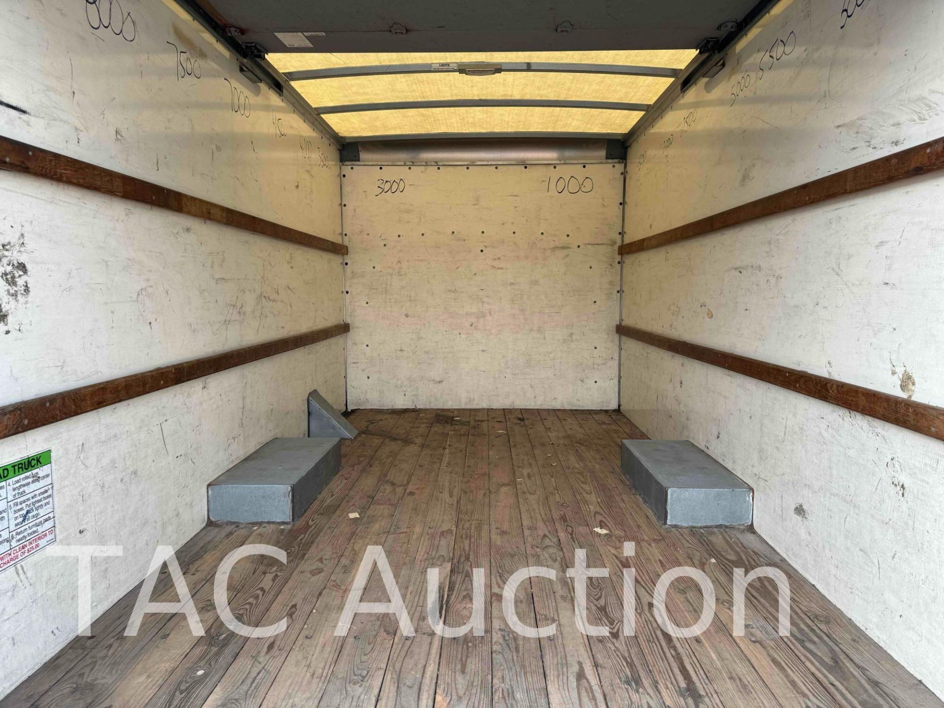 2017 GMC Savana 3500 12ft Box Truck - Image 23 of 43
