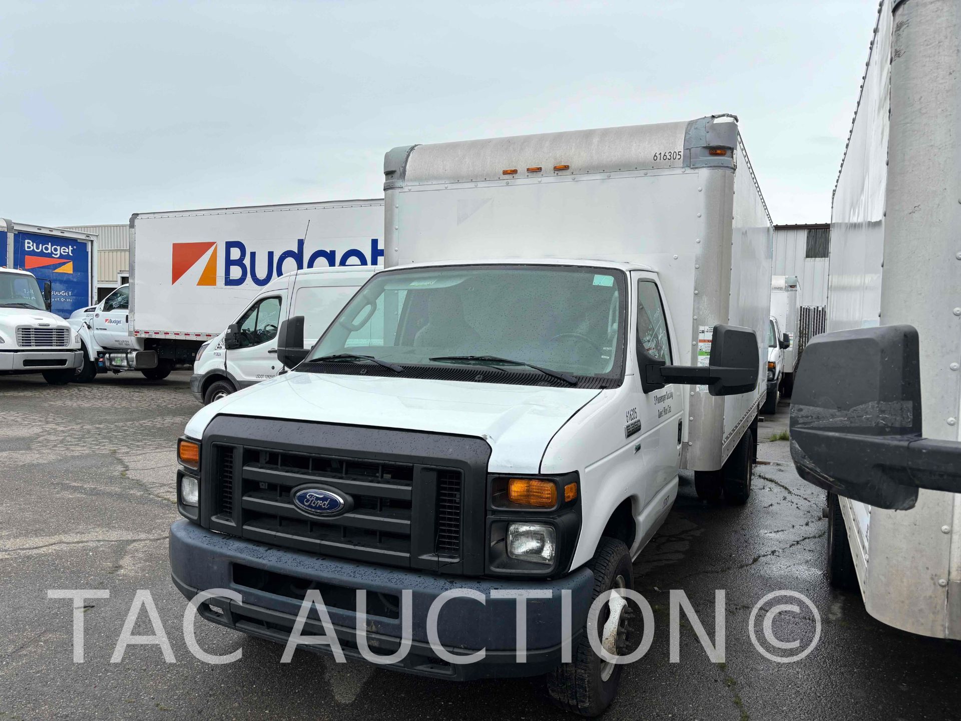 2016 Ford E-350 16ft Box Truck