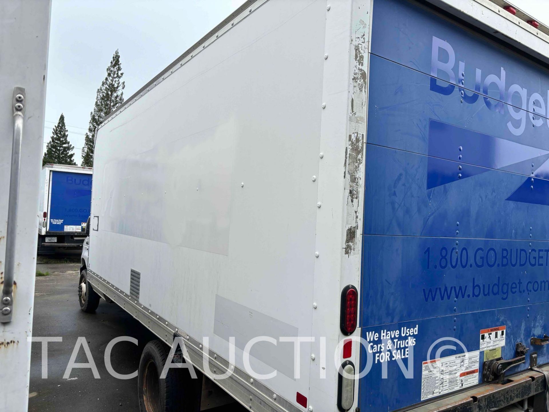 2015 Ford E-350 16ft Box Truck - Image 37 of 98