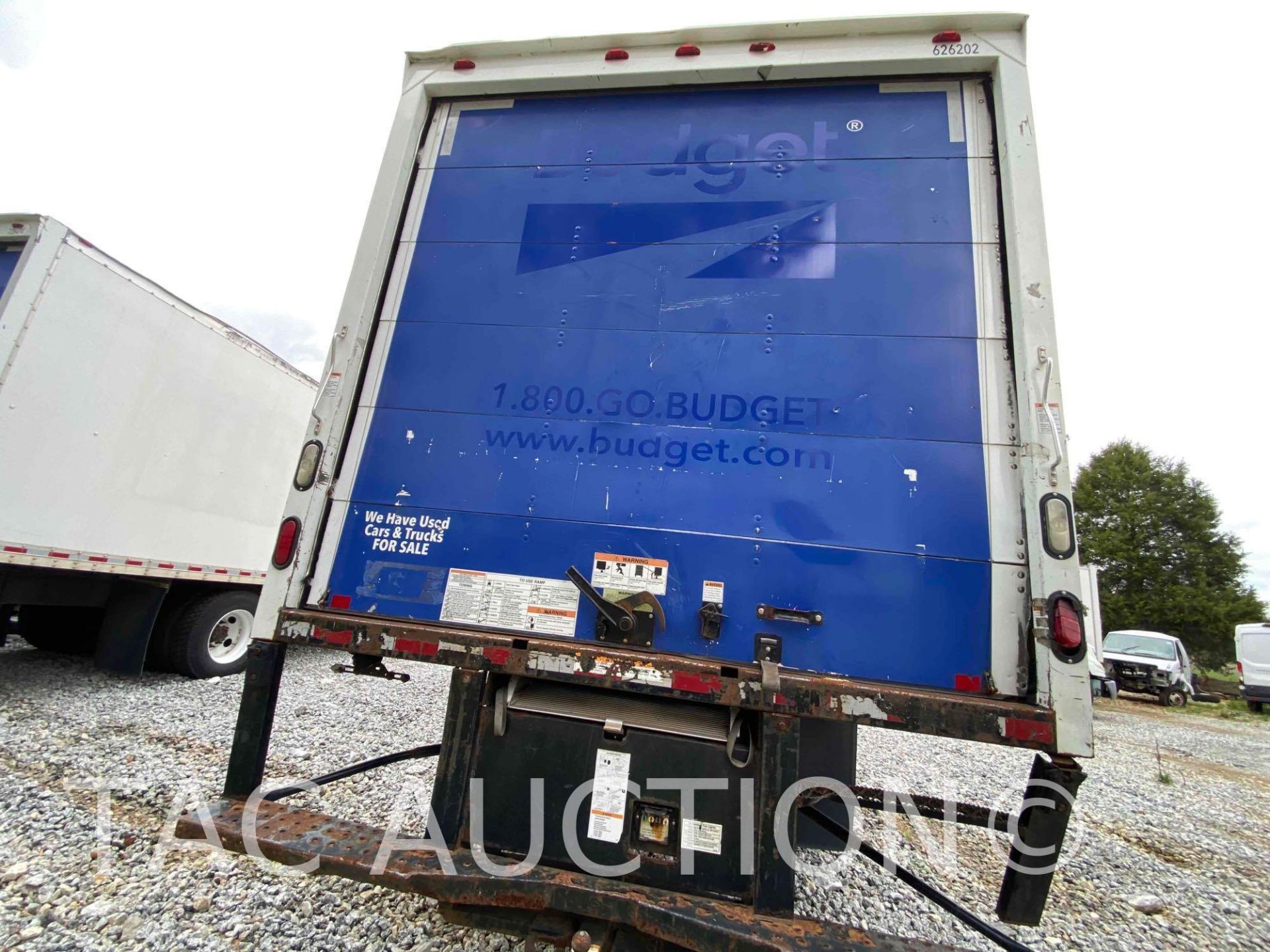 2016 Freightliner M2106 26ft Box Truck - Image 5 of 72