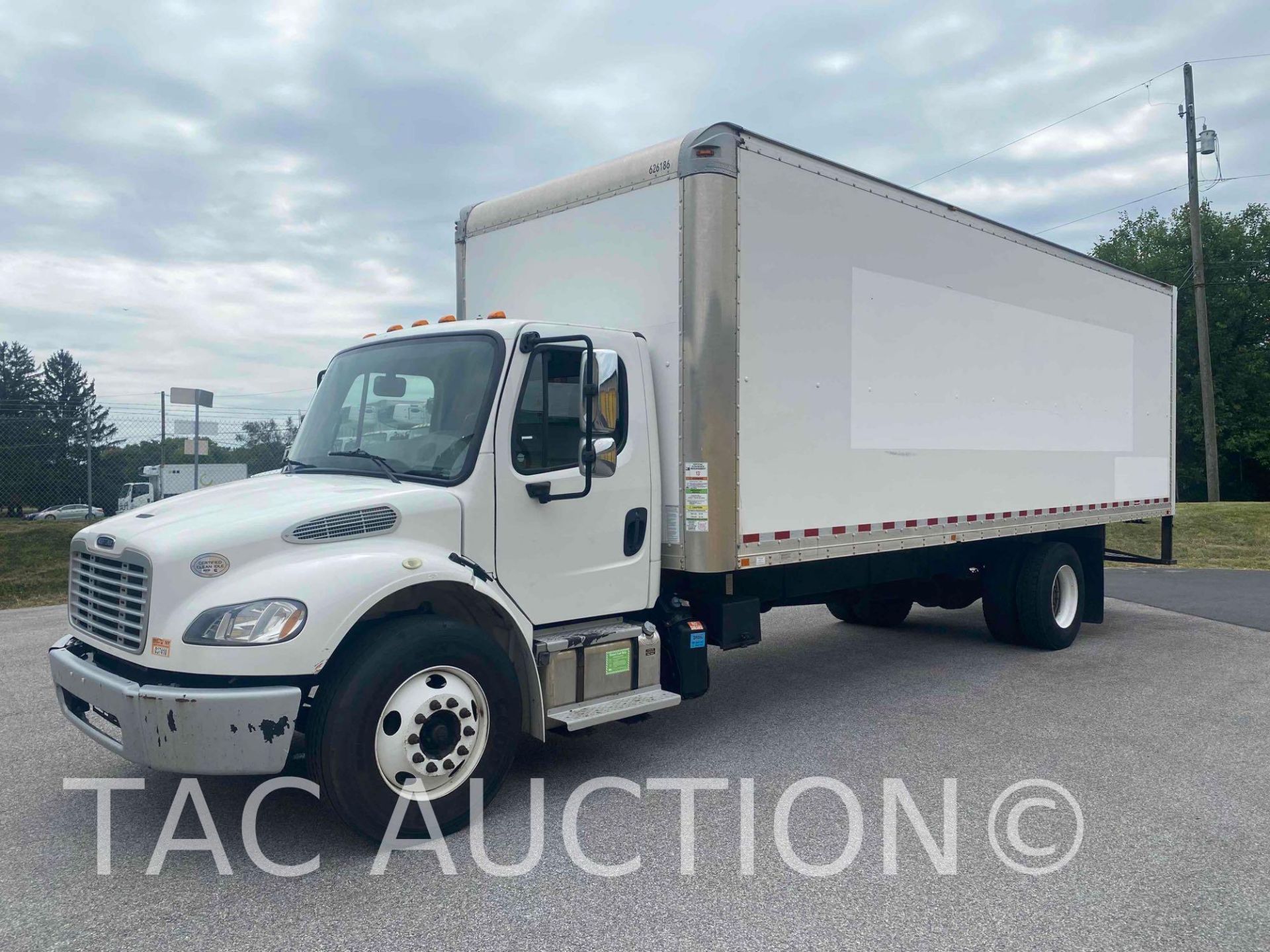 2016 Freightliner M2106 26ft Box Truck