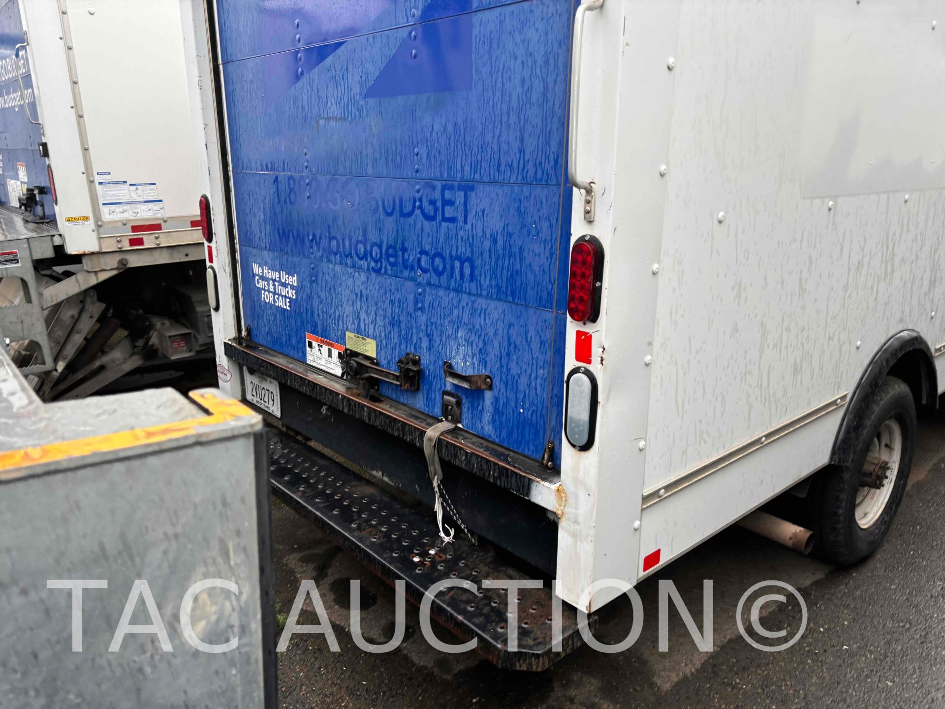 2015 Ford E-350 12ft Box Truck - Image 40 of 64