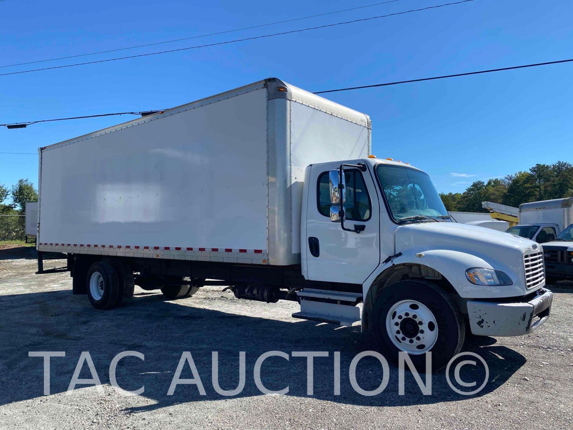 2016 Freightliner M2106 26ft Box Truck - Image 3 of 63