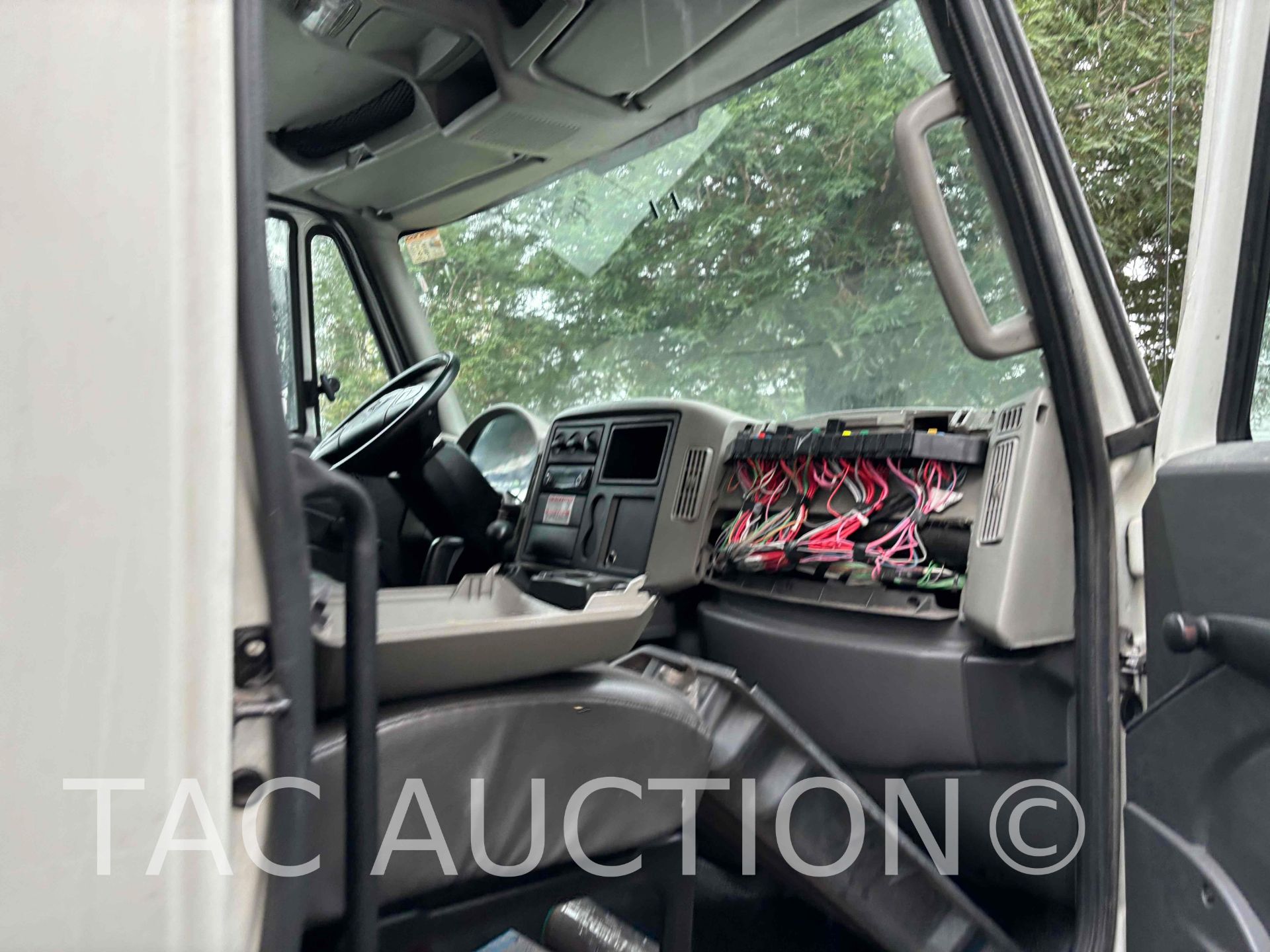 2017 International 4300 26ft Box Truck - Image 15 of 81