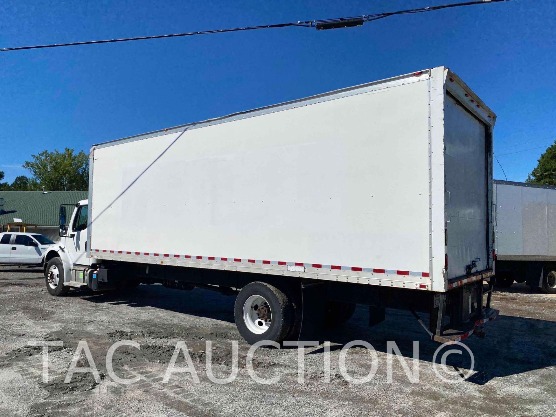 2016 Freightliner M2106 26ft Box Truck - Image 4 of 63