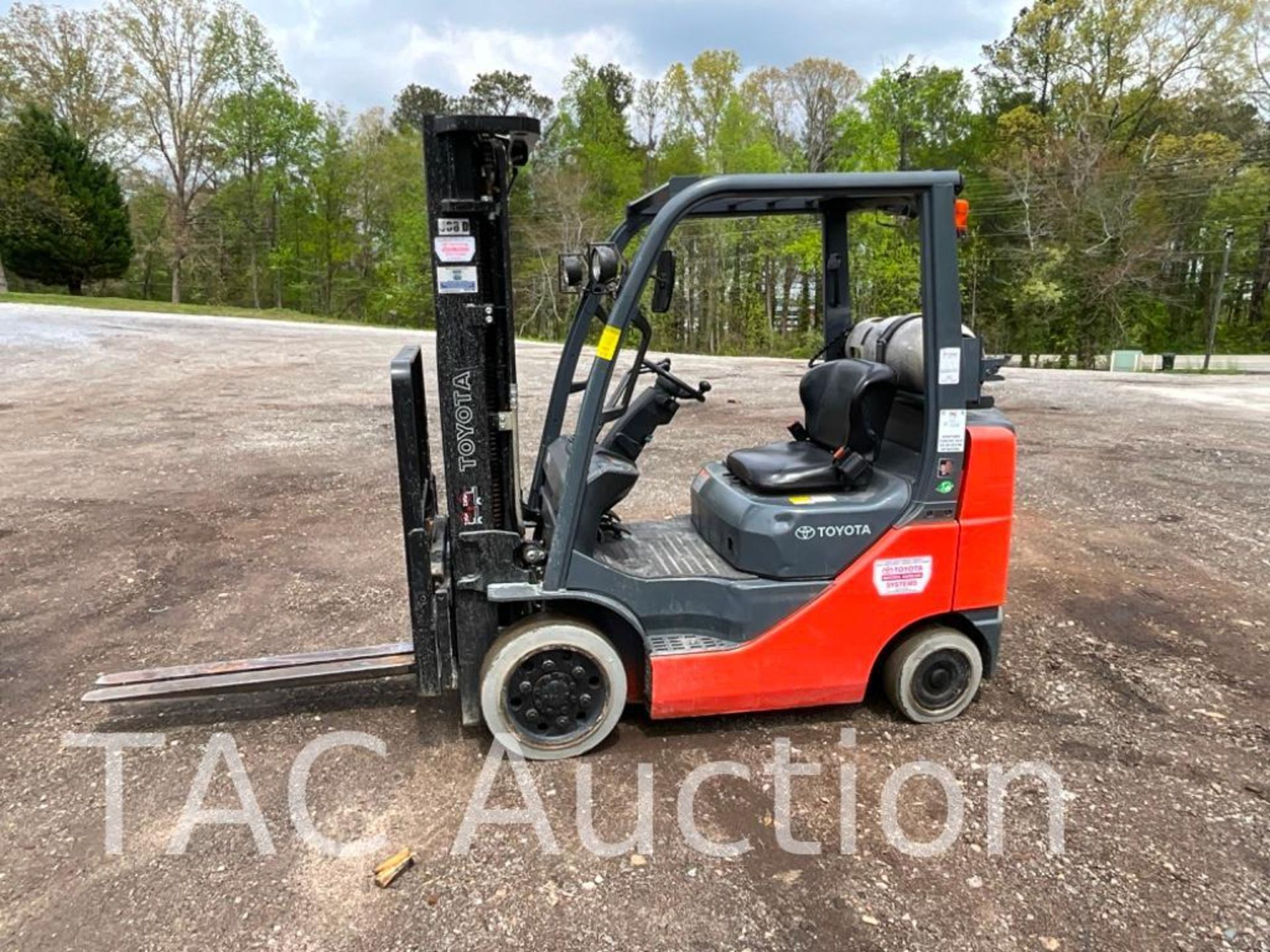 Toyota 8FGCU25 5000lb Forklift - Image 2 of 22