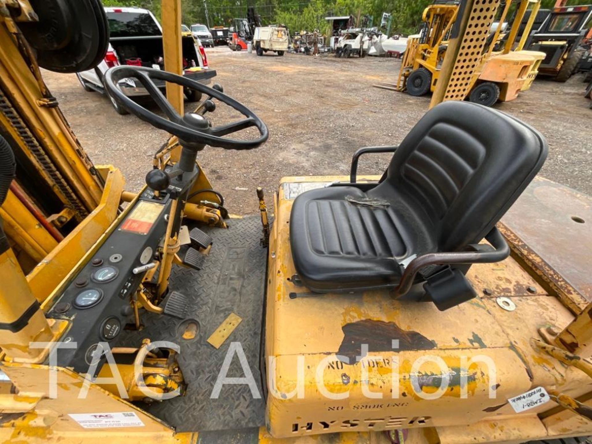 Hyster H40XLM 4000lb Diesel Forklift - Image 9 of 26