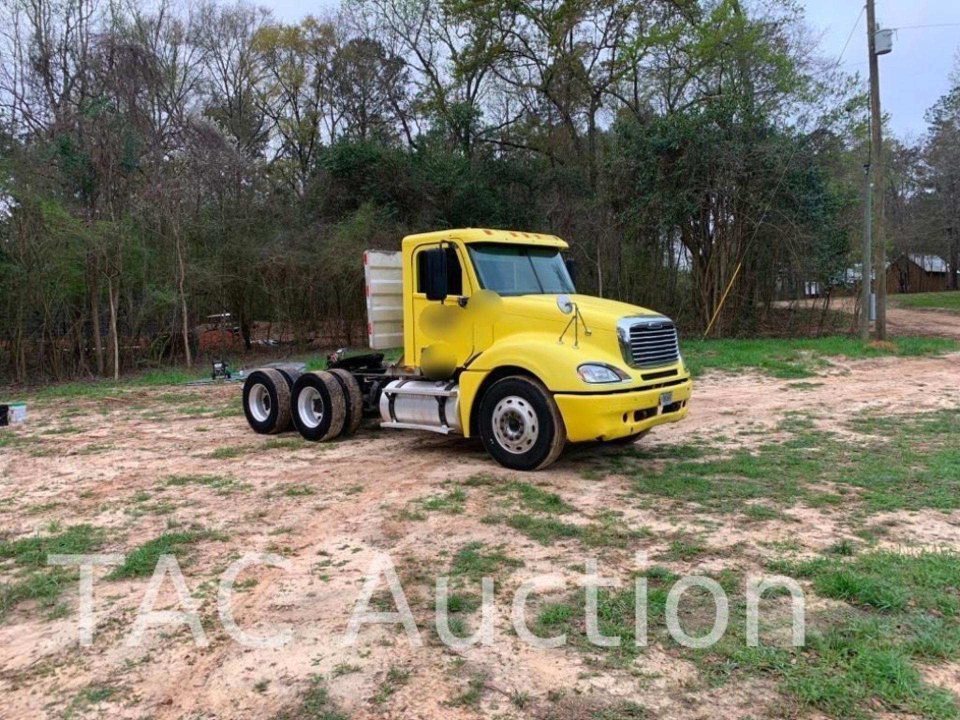 2015 Freightliner Columbia Day Cab - Image 5 of 29