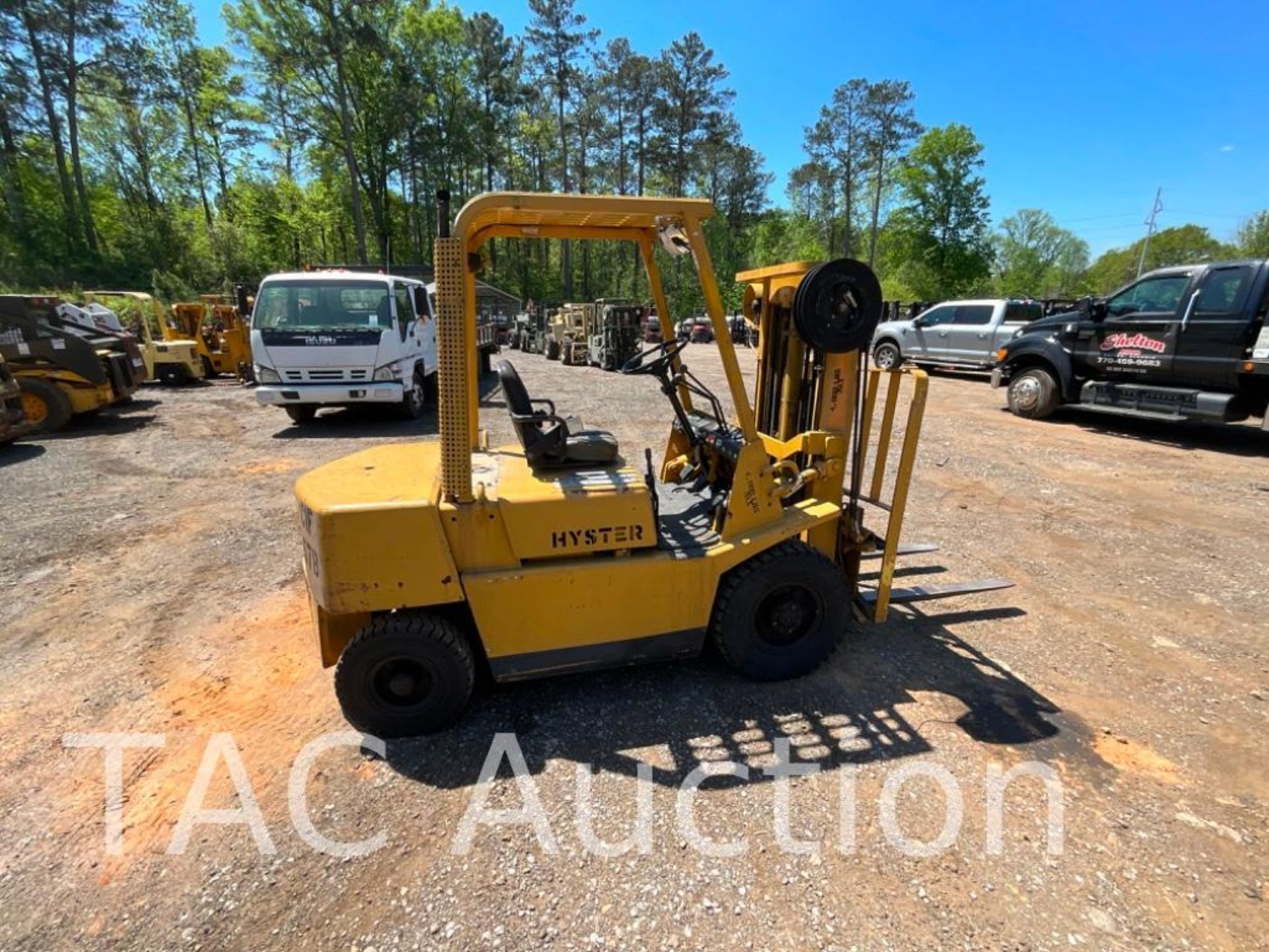 Hyster H40XL 4000lb Diesel Forklift - Image 6 of 23