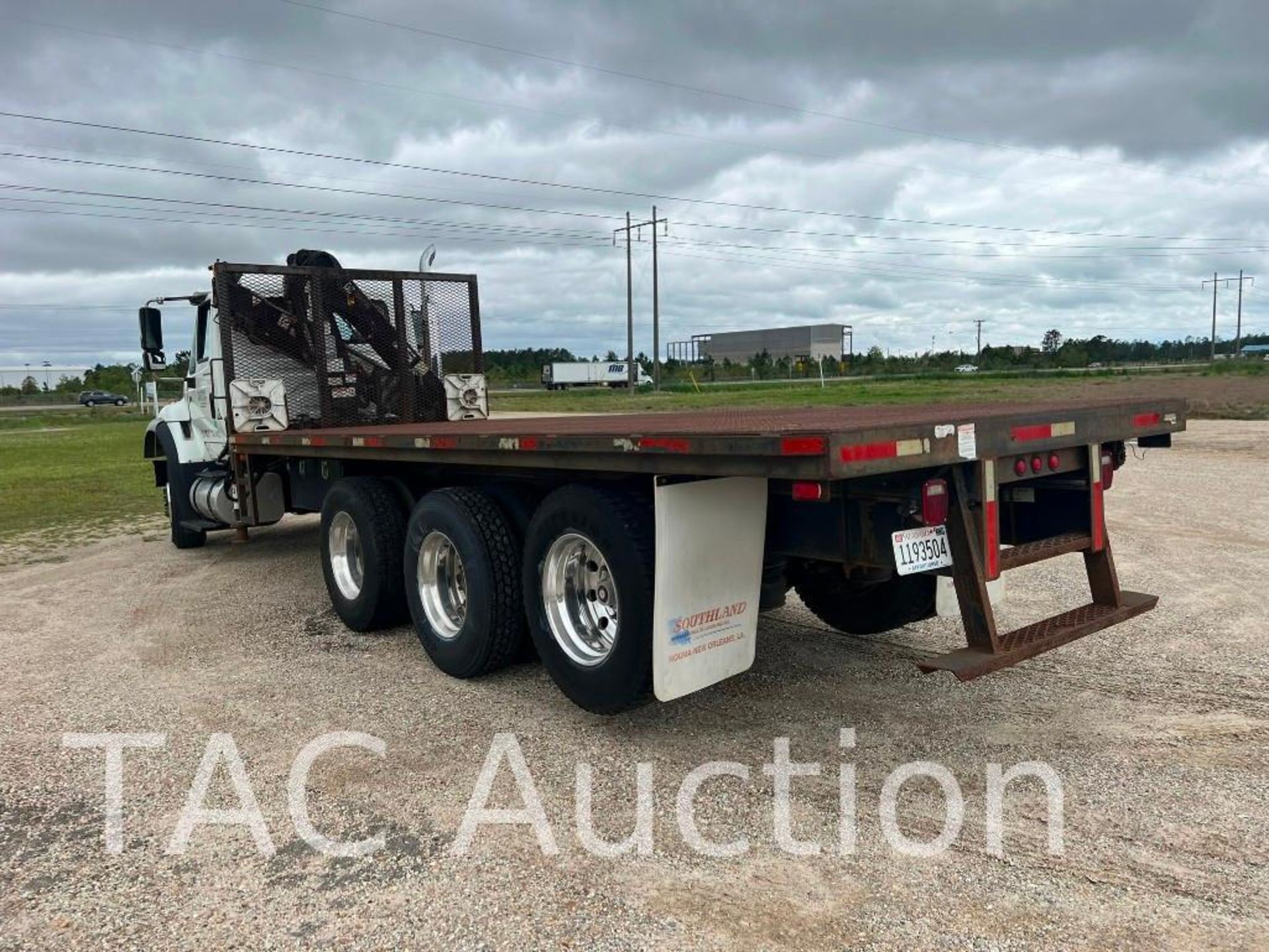 2007 International 7600 Tri-Axle Flatbed Truck W/ Knuckle Boom - Image 3 of 88