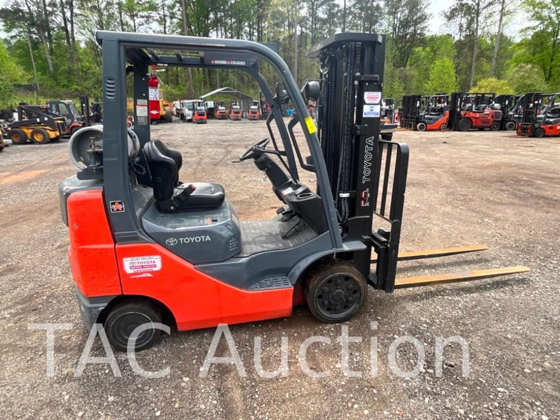 Toyota 8FGCU25 5000lb Forklift - Image 4 of 21