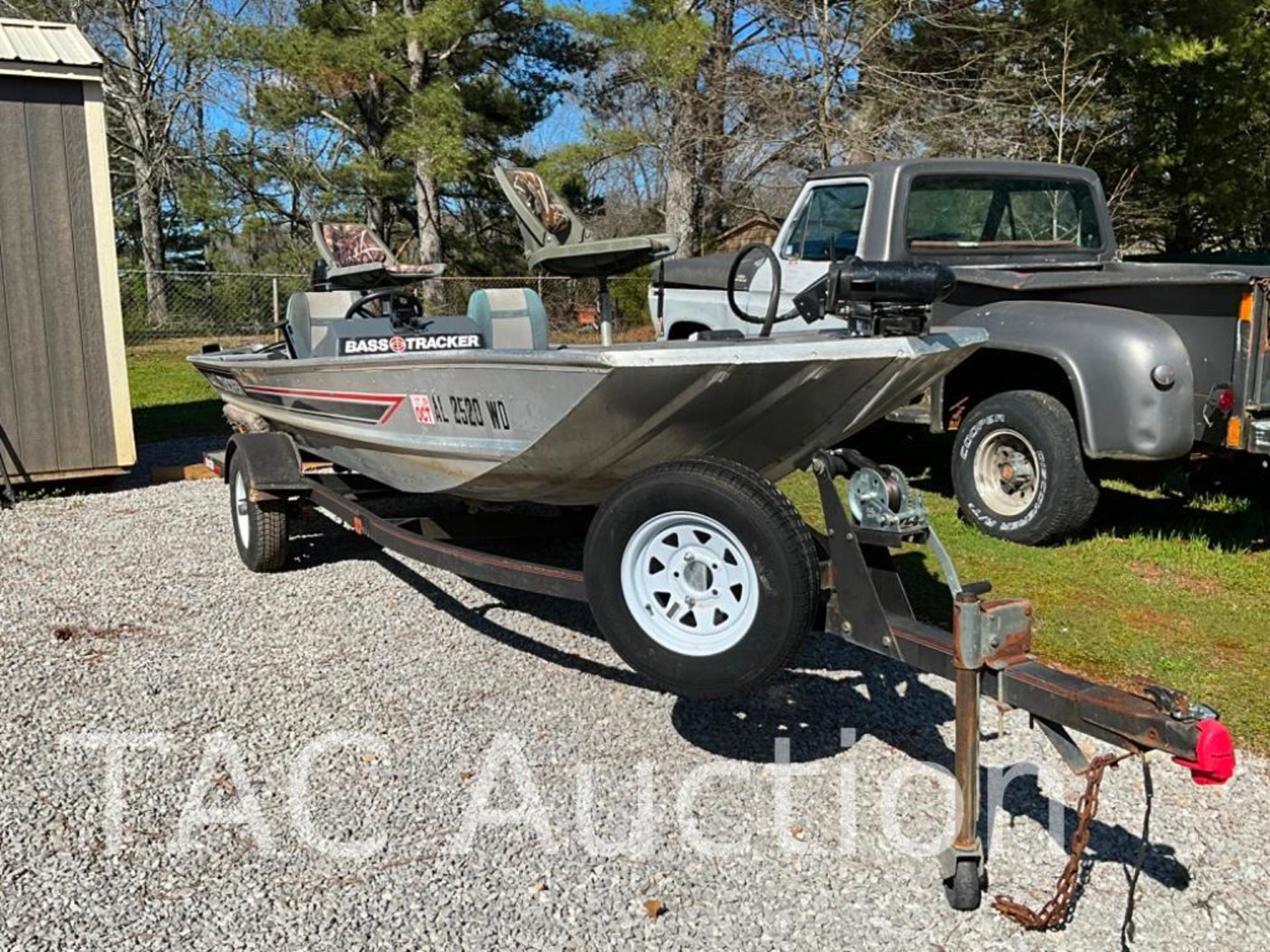 1989 Bass Tracker 17ft Bass Boat W/ Trailer - Image 9 of 52