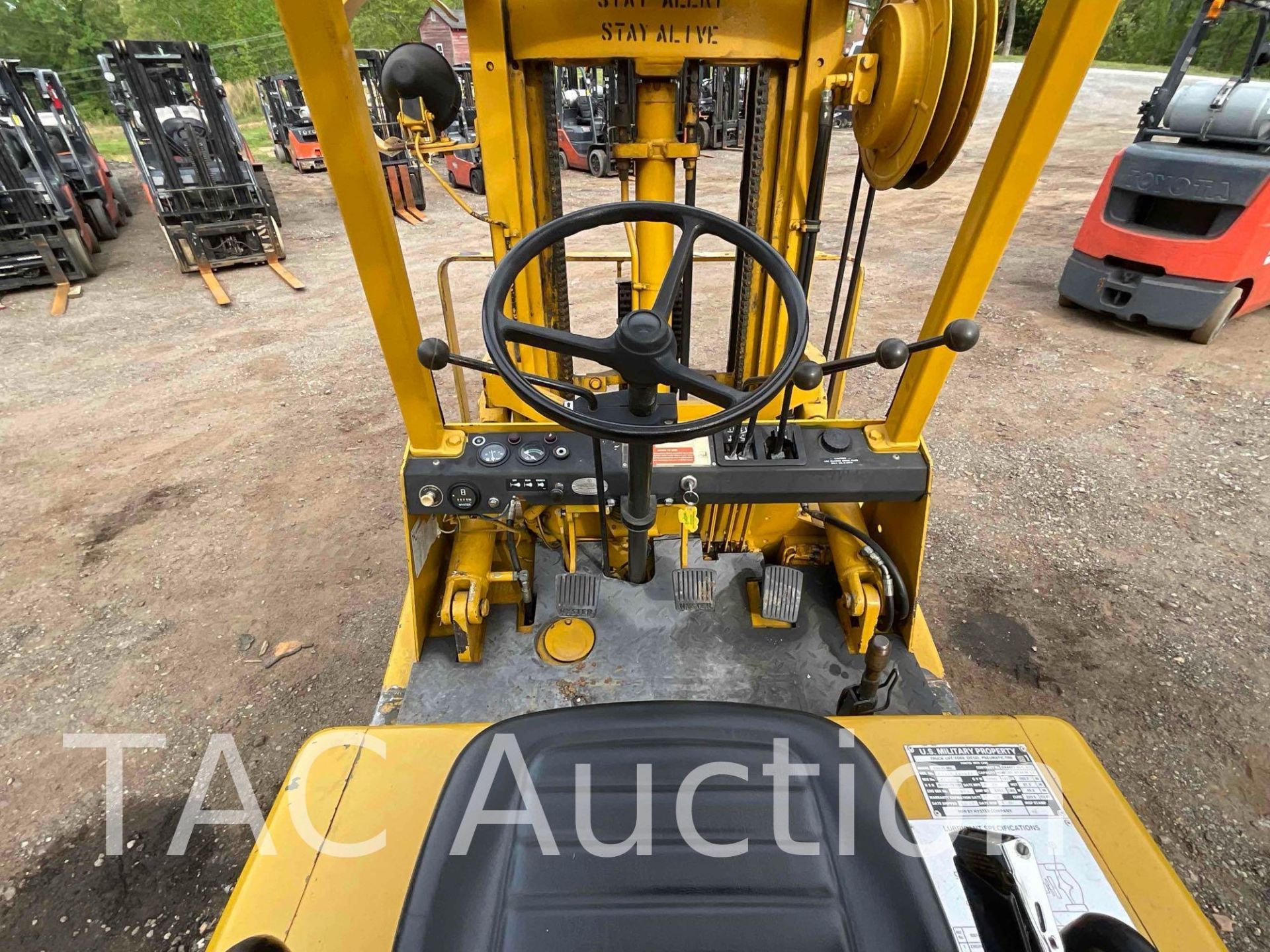 Hyster H40XLM 4000lb Diesel Forklift - Image 10 of 25