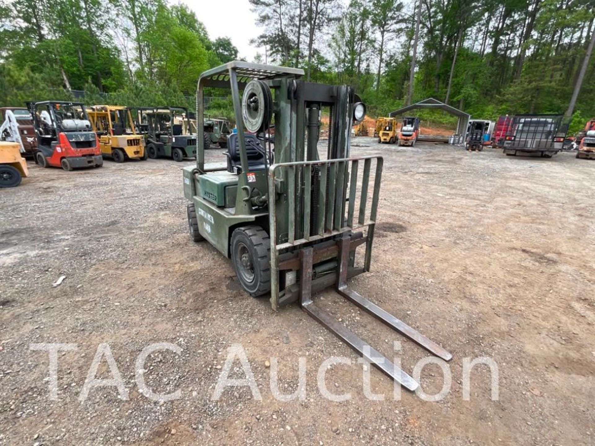 Hyster H40XLM 4000lb Diesel Forklift - Image 7 of 24